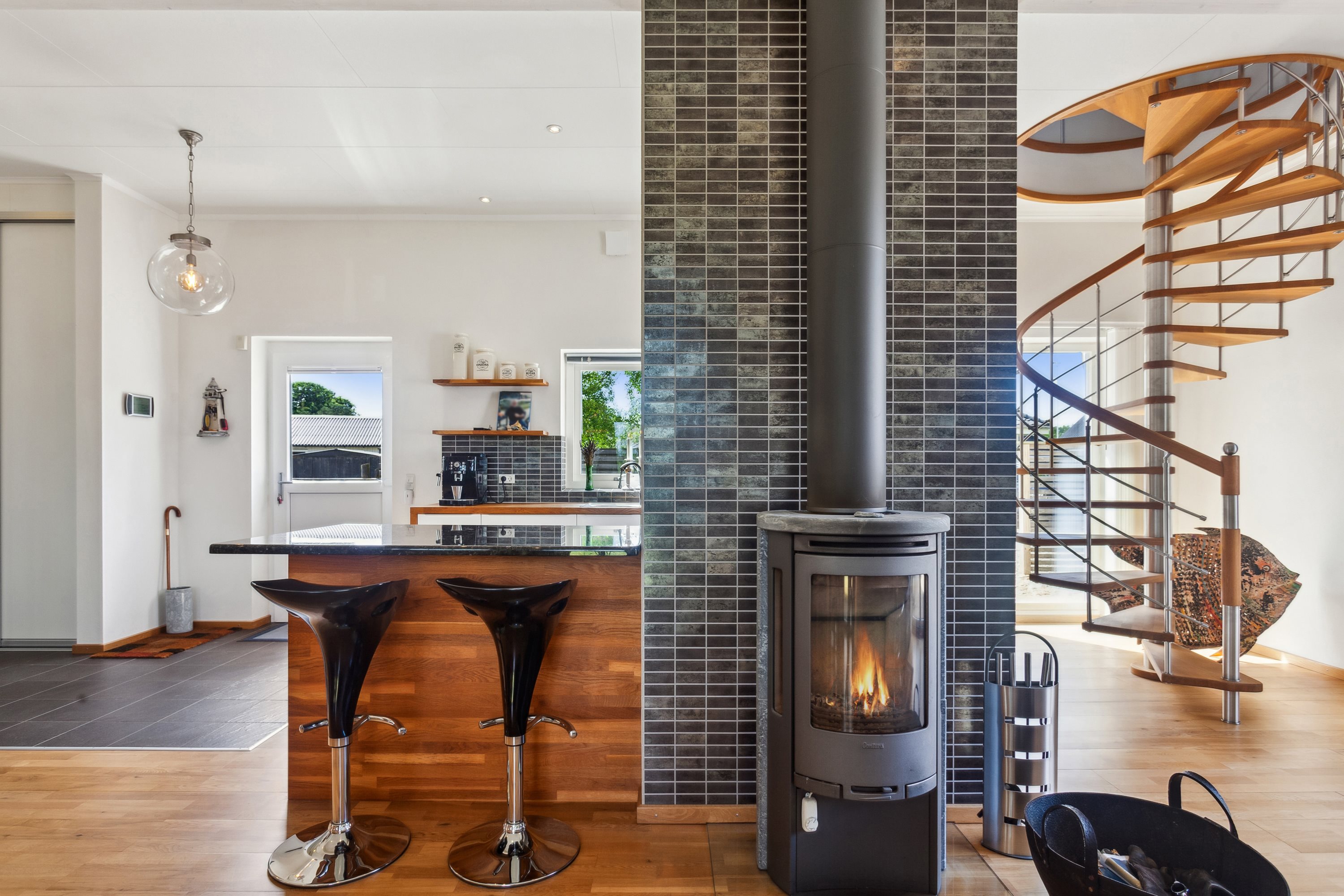 Fremhævet stue billede i fuldskærmstilstand. Billede af Drosselvej 3, Østerby Havn, 9940 Læsø