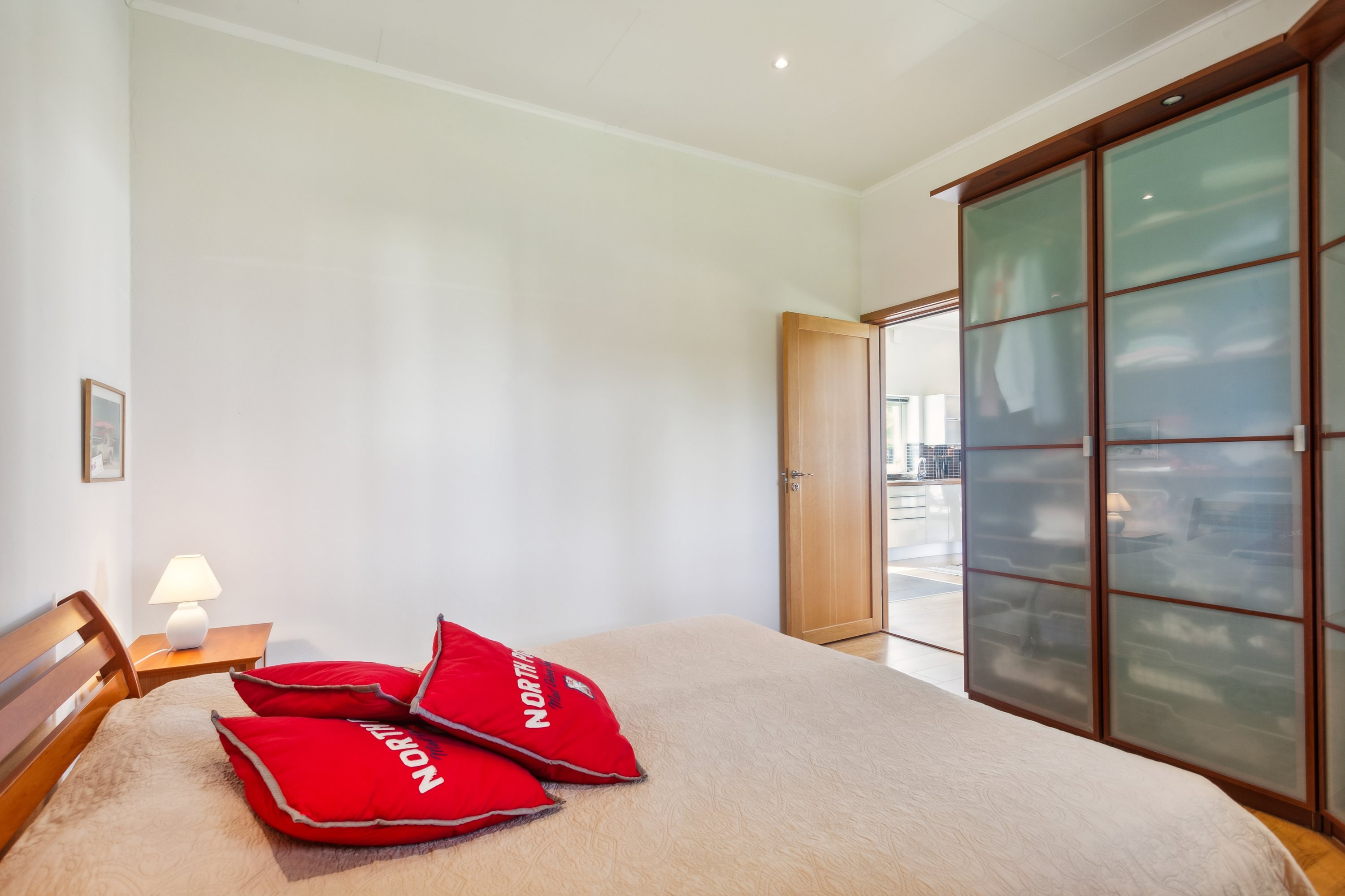 Fremhævet værelse billede i fuldskærmstilstand. Billede af Drosselvej 3, Østerby Havn, 9940 Læsø