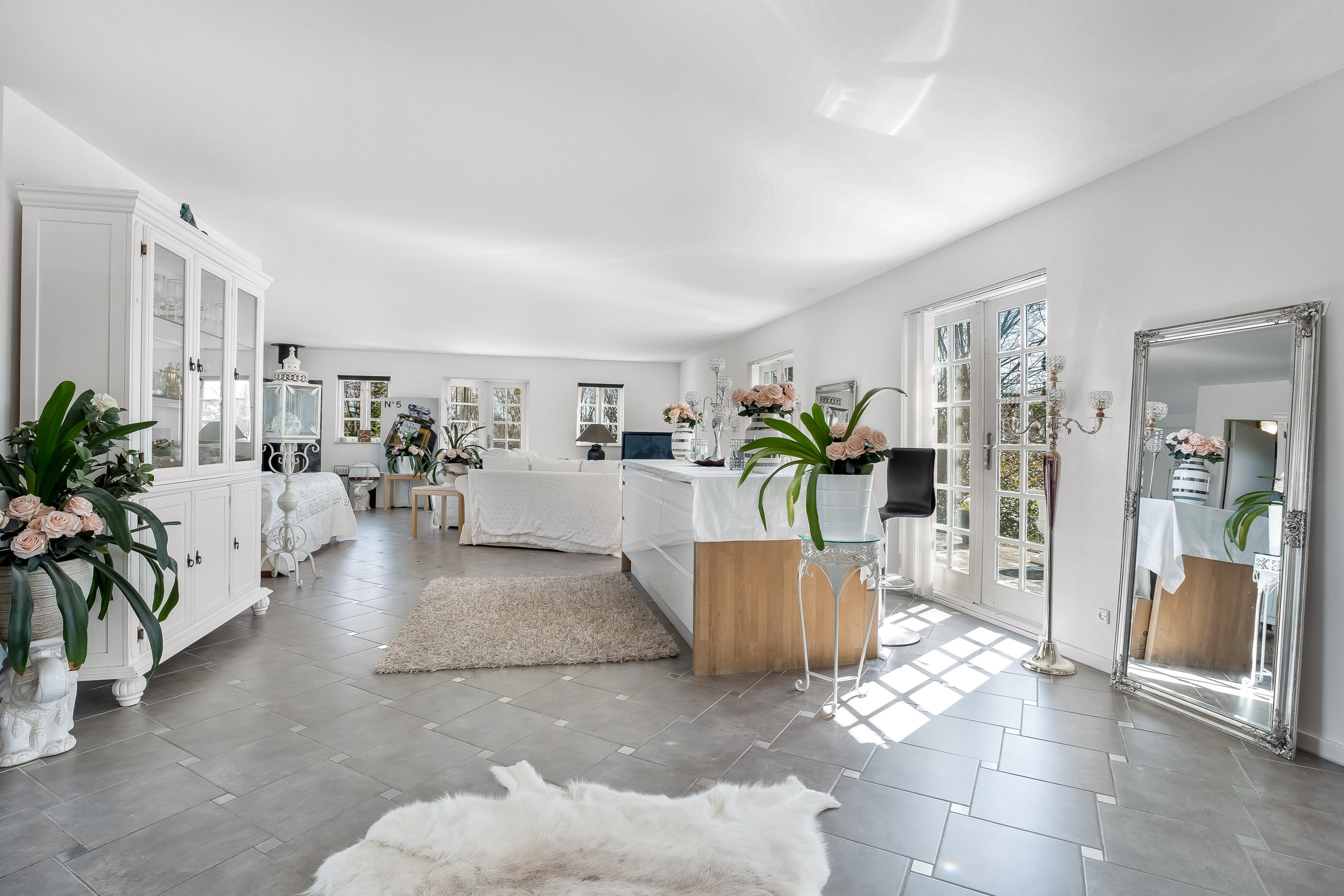 Fremhævet stue billede i fuldskærmstilstand. Billede af Steffensmindevej 1, Alstrup, 4840 Nørre Alslev