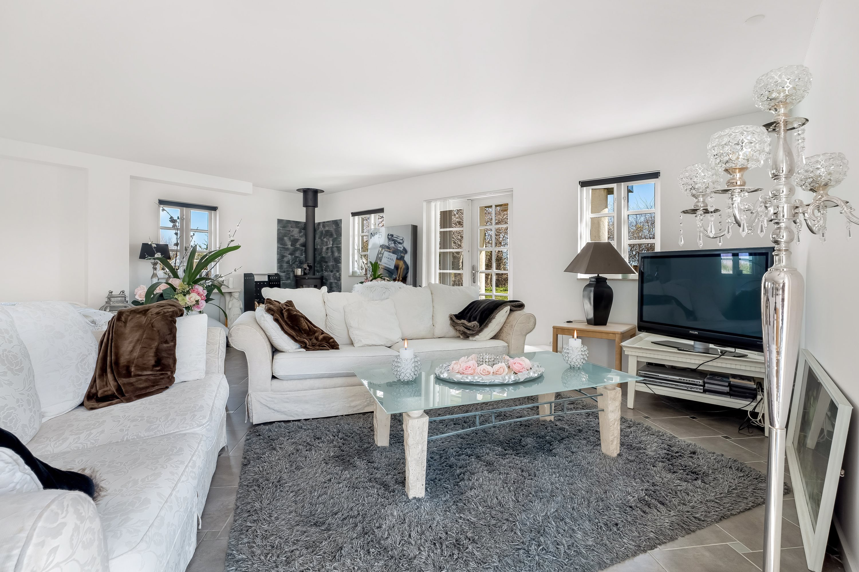 Fremhævet stue billede i fuldskærmstilstand. Billede af Steffensmindevej 1, Alstrup, 4840 Nørre Alslev