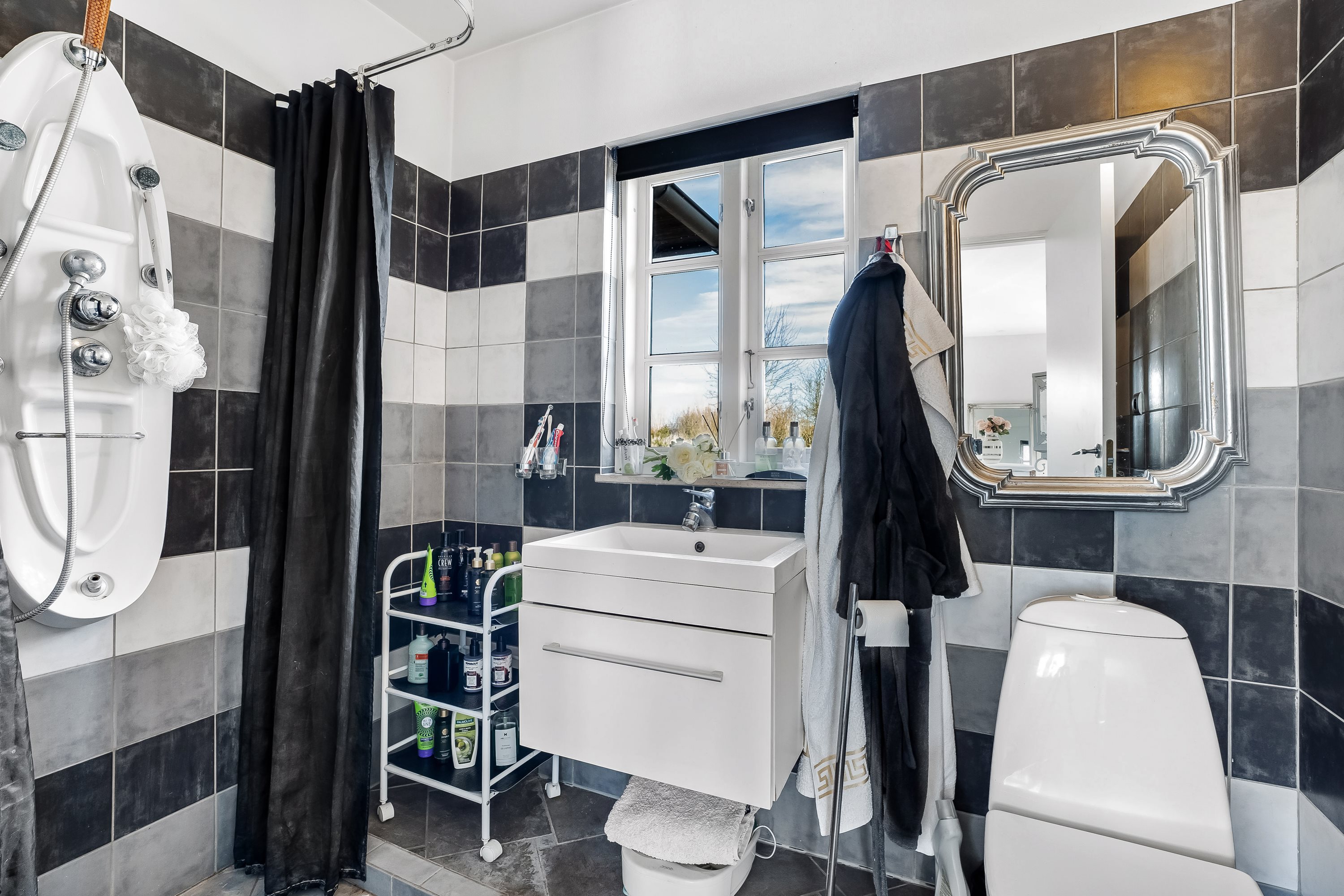 Fremhævet badeværelse billede i fuldskærmstilstand. Billede af Steffensmindevej 1, Alstrup, 4840 Nørre Alslev