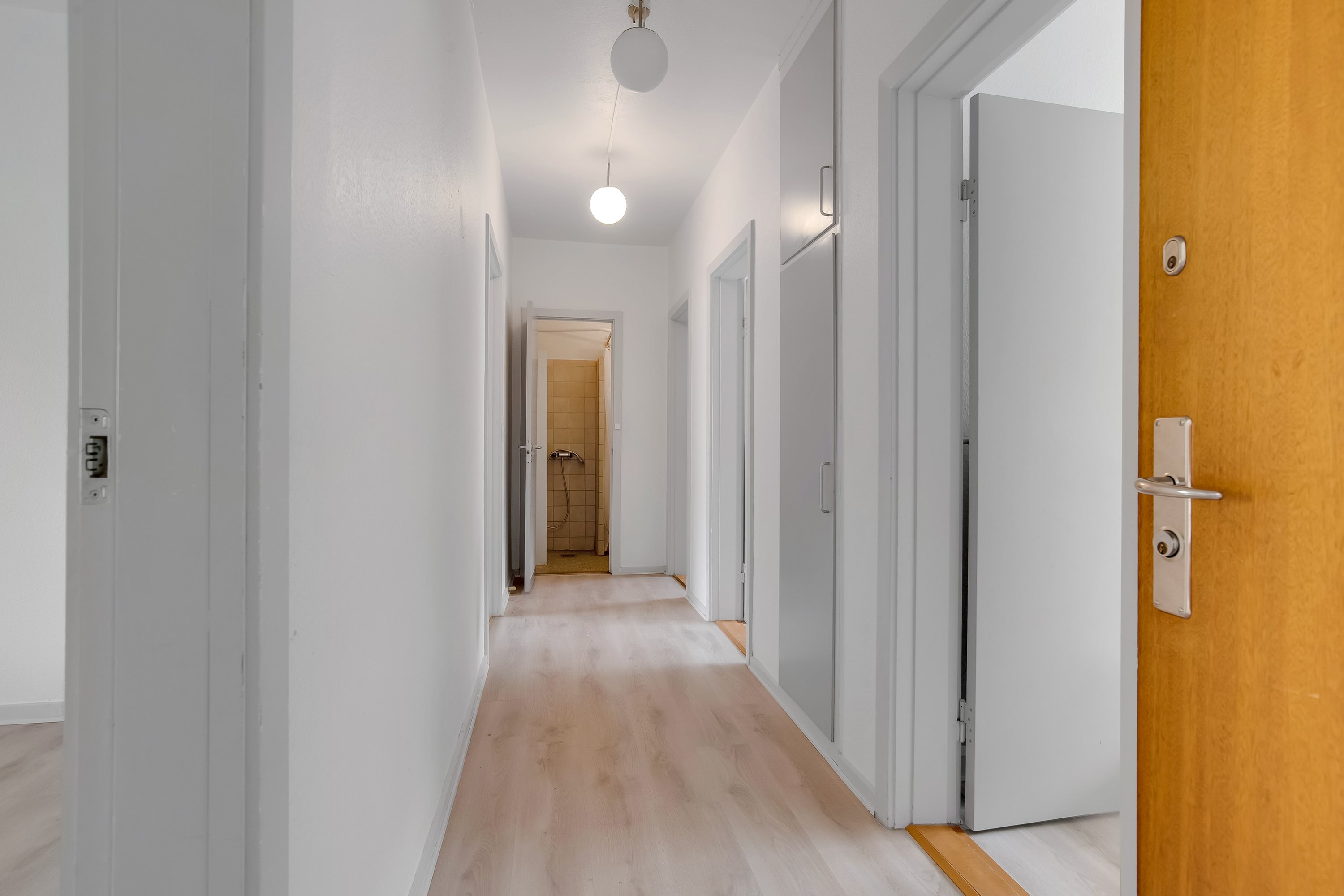 Fremhævet gang billede i fuldskærmstilstand. Billede af Brogården 1, 1. th., 7500 Holstebro