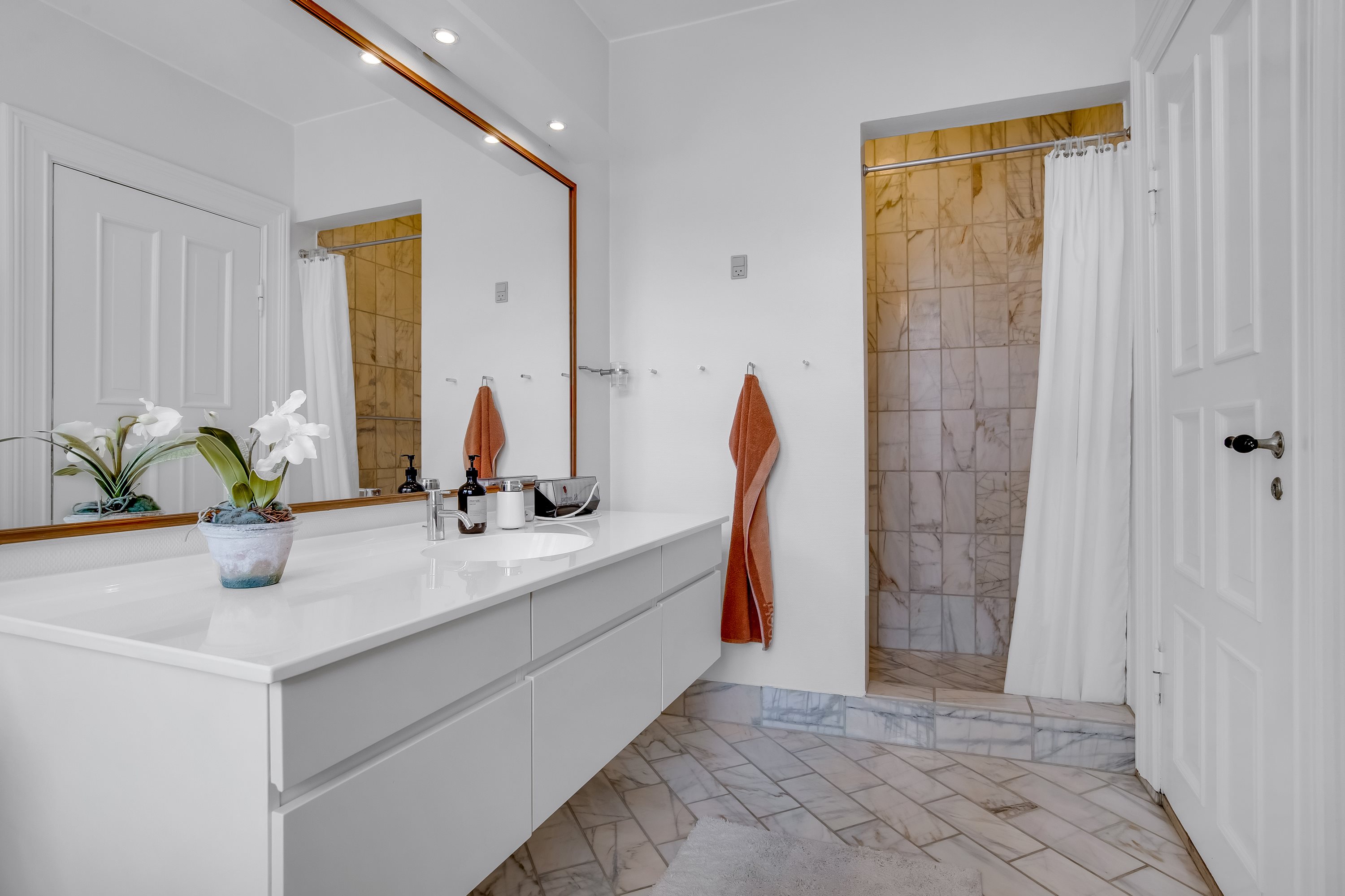 Fremhævet badeværelse billede i fuldskærmstilstand. Billede af Danmarksgade 19, 7500 Holstebro