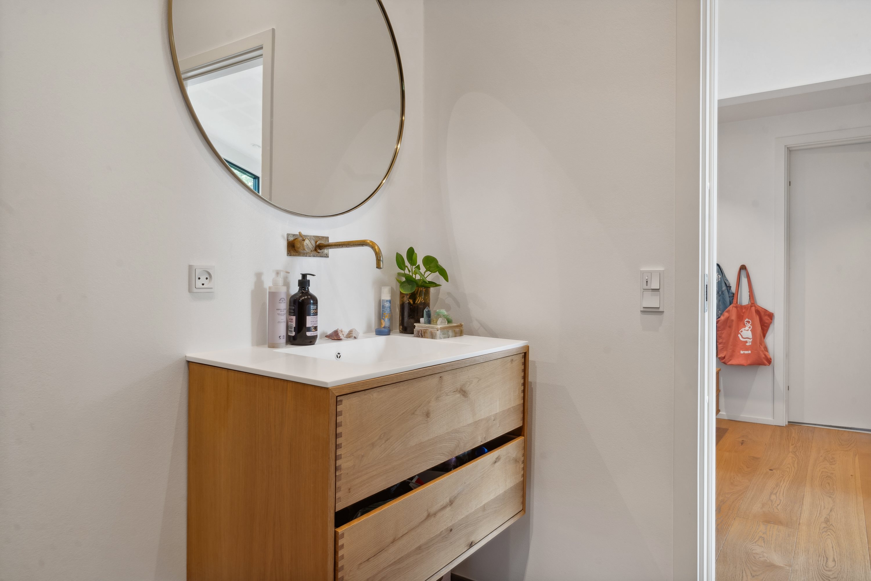 Fremhævet badeværelse billede i fuldskærmstilstand. Billede af Toftebjergvej 40, 2970 Hørsholm