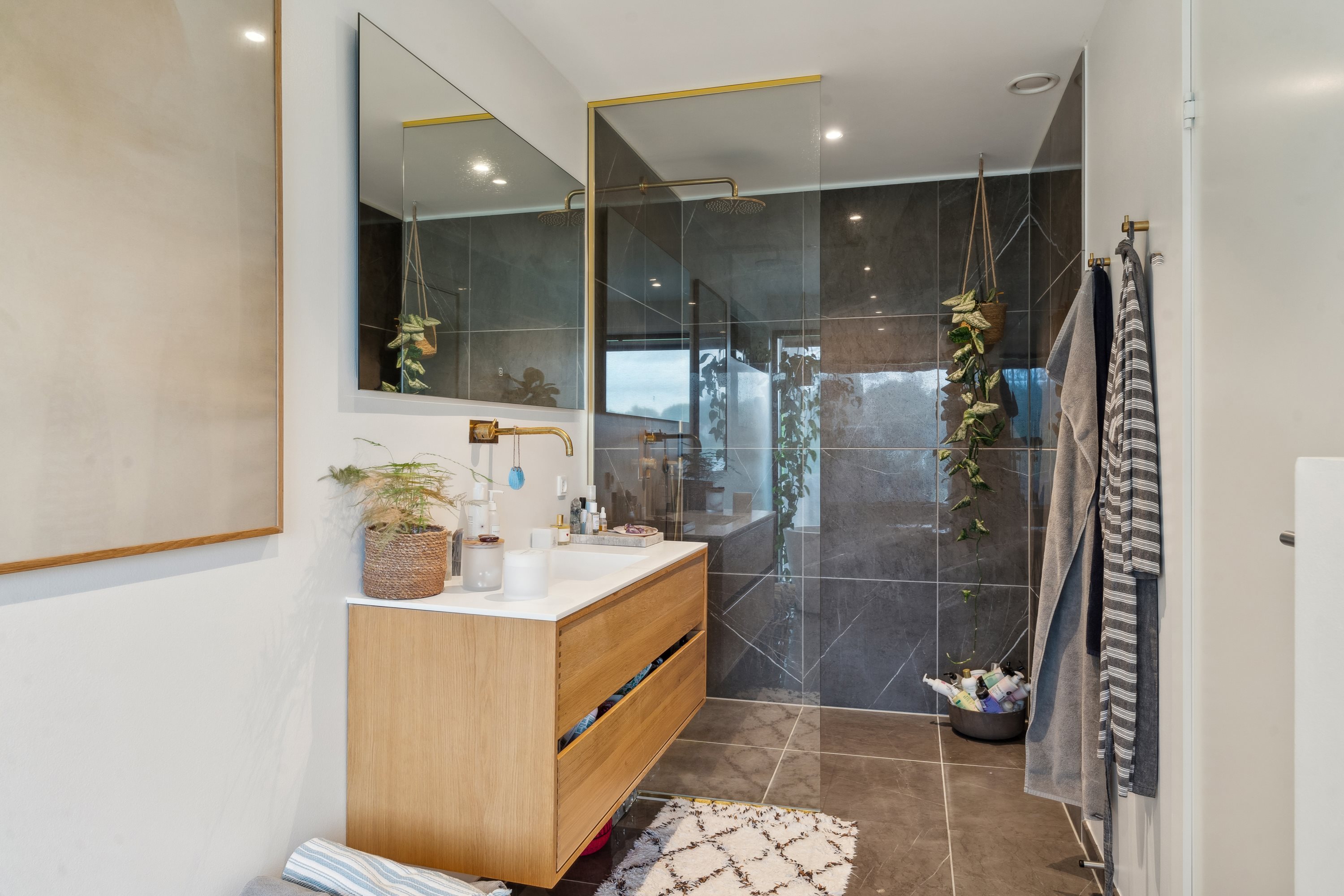 Fremhævet badeværelse billede i fuldskærmstilstand. Billede af Toftebjergvej 40, 2970 Hørsholm