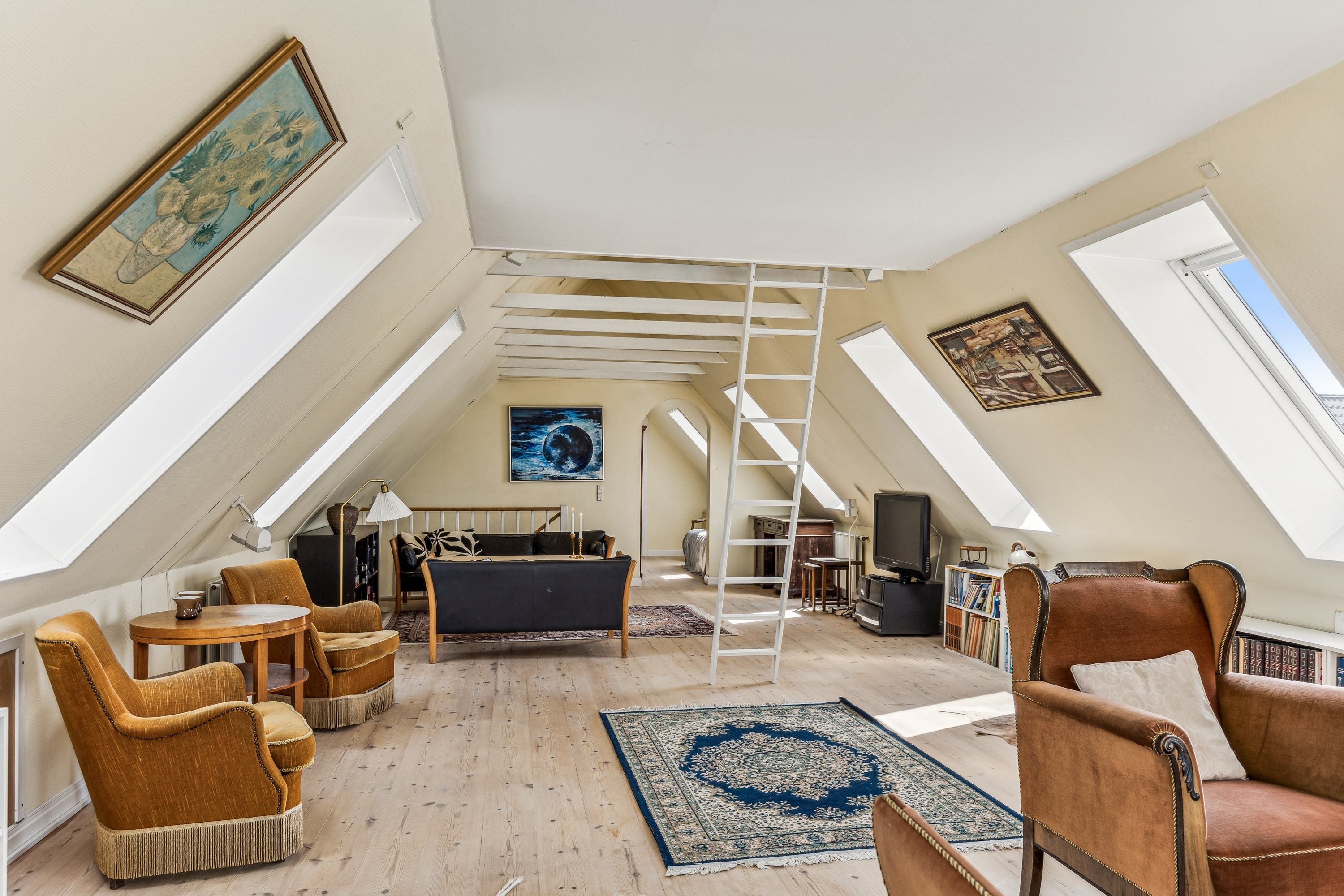 Fremhævet stue billede i fuldskærmstilstand. Billede af Hyllerødvej 4A, 8783 Hornsyld