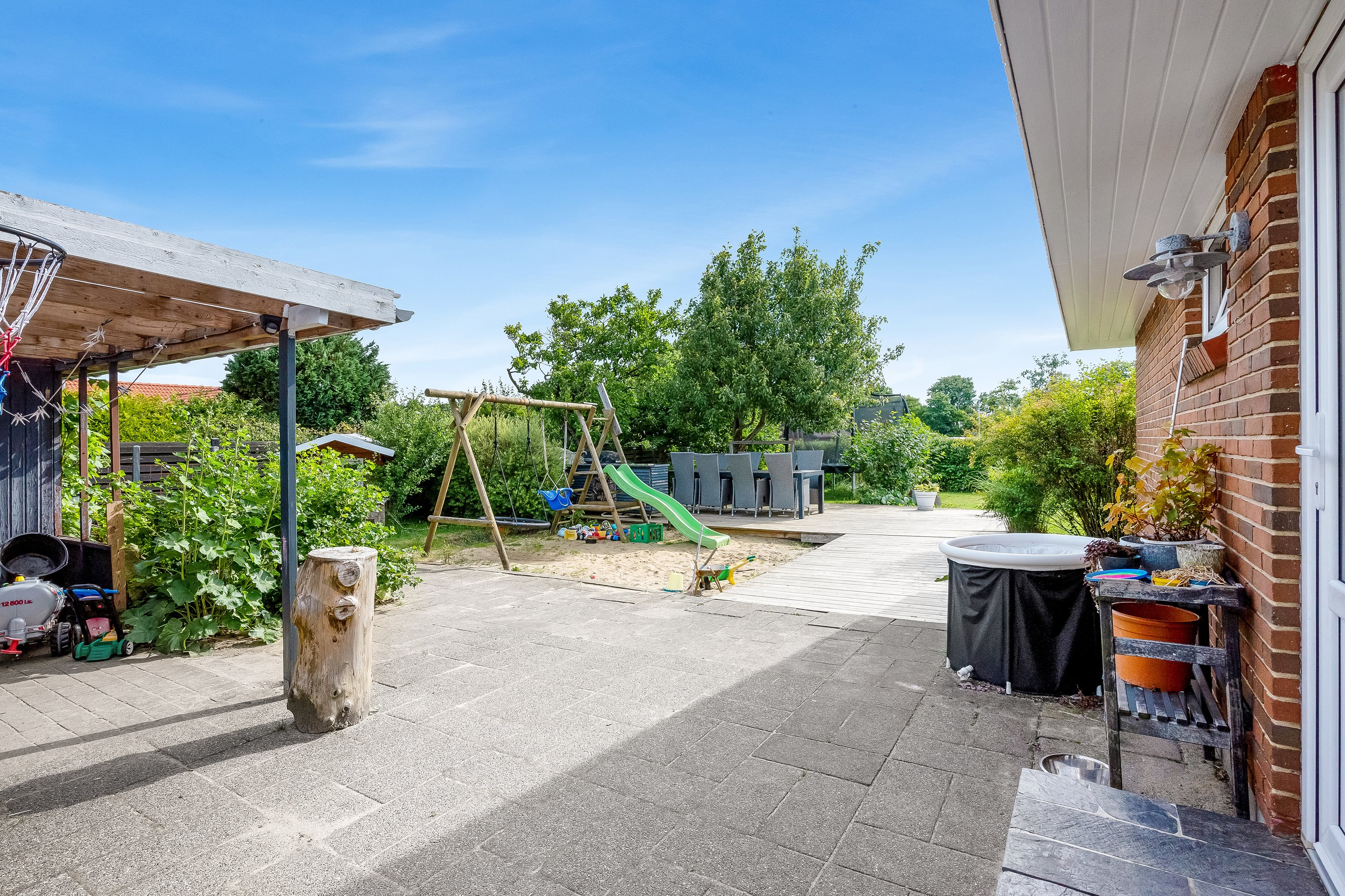 Fremhævet terrasse billede i fuldskærmstilstand. Billede af Havrevænget 28, 6990 Ulfborg