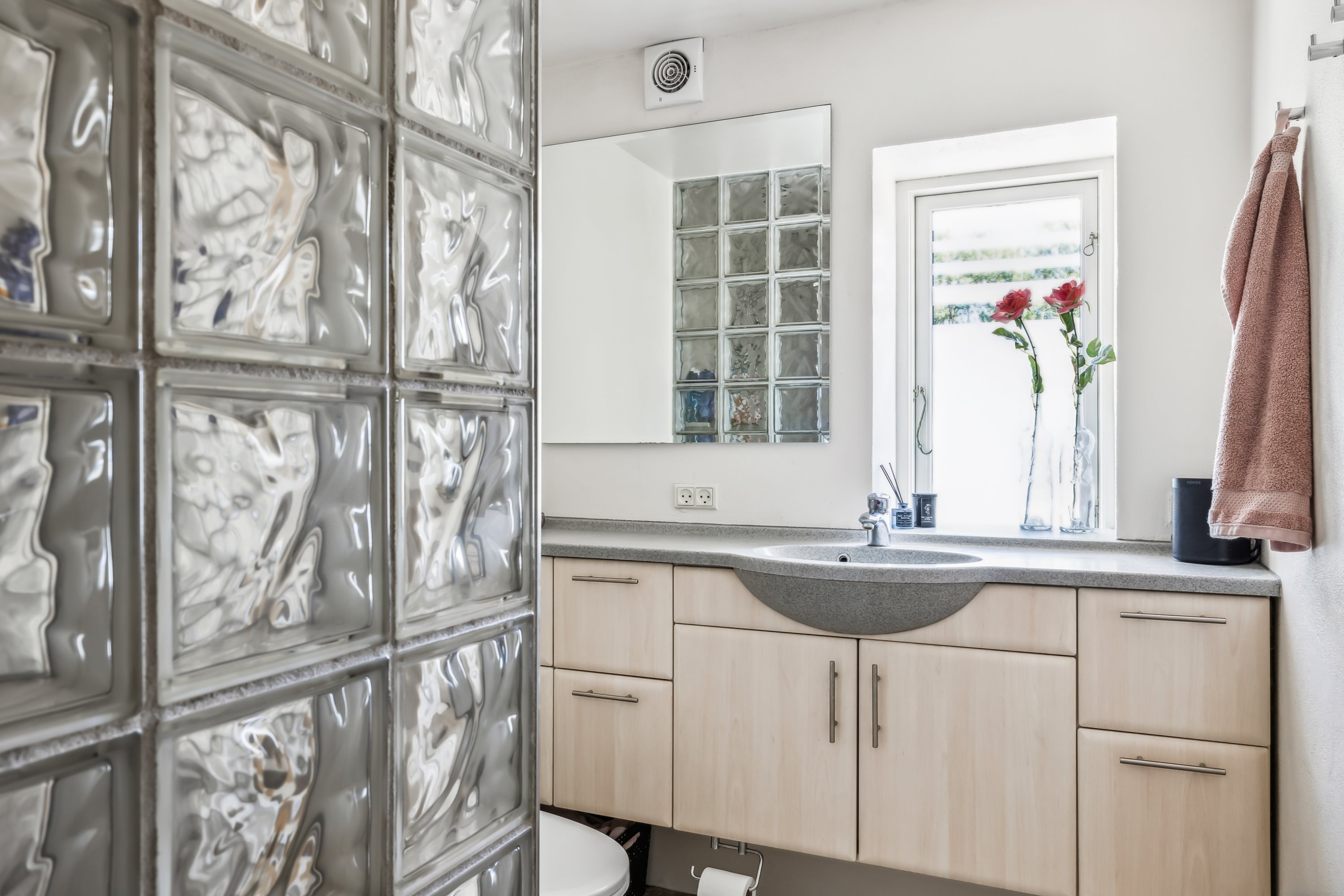 Fremhævet badeværelse billede i fuldskærmstilstand. Billede af Middelfartvej 740, Korsebjerg, 5491 Blommenslyst