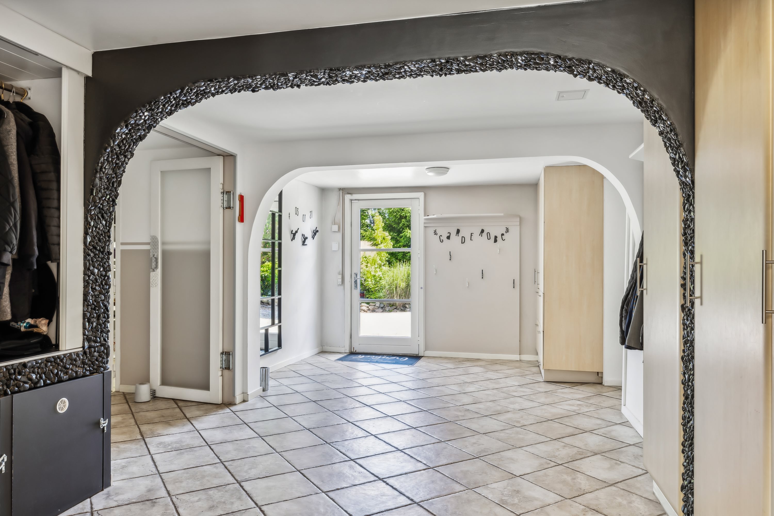 Fremhævet gang billede i fuldskærmstilstand. Billede af Middelfartvej 740, Korsebjerg, 5491 Blommenslyst