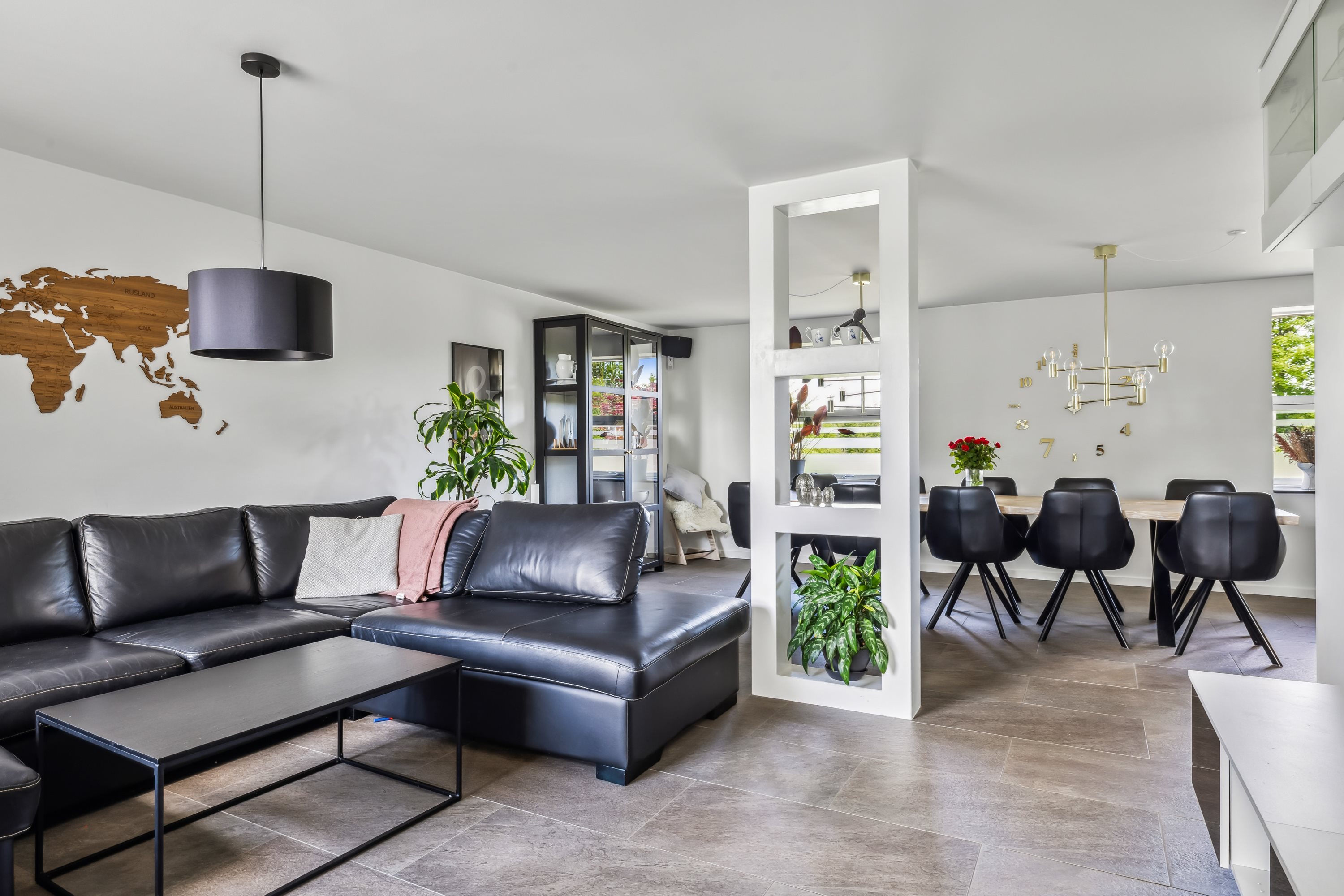 Fremhævet stue billede i fuldskærmstilstand. Billede af Middelfartvej 740, Korsebjerg, 5491 Blommenslyst