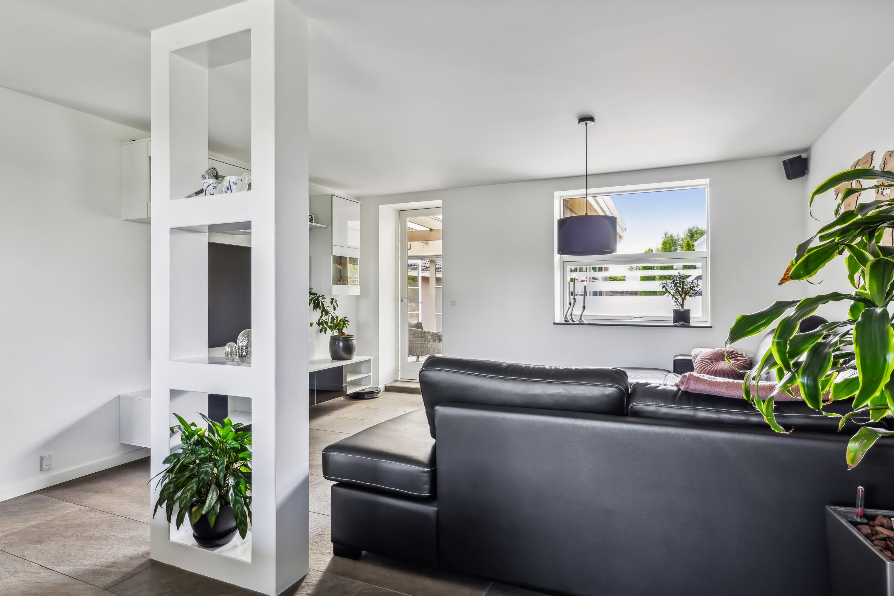 Fremhævet stue billede i fuldskærmstilstand. Billede af Middelfartvej 740, Korsebjerg, 5491 Blommenslyst