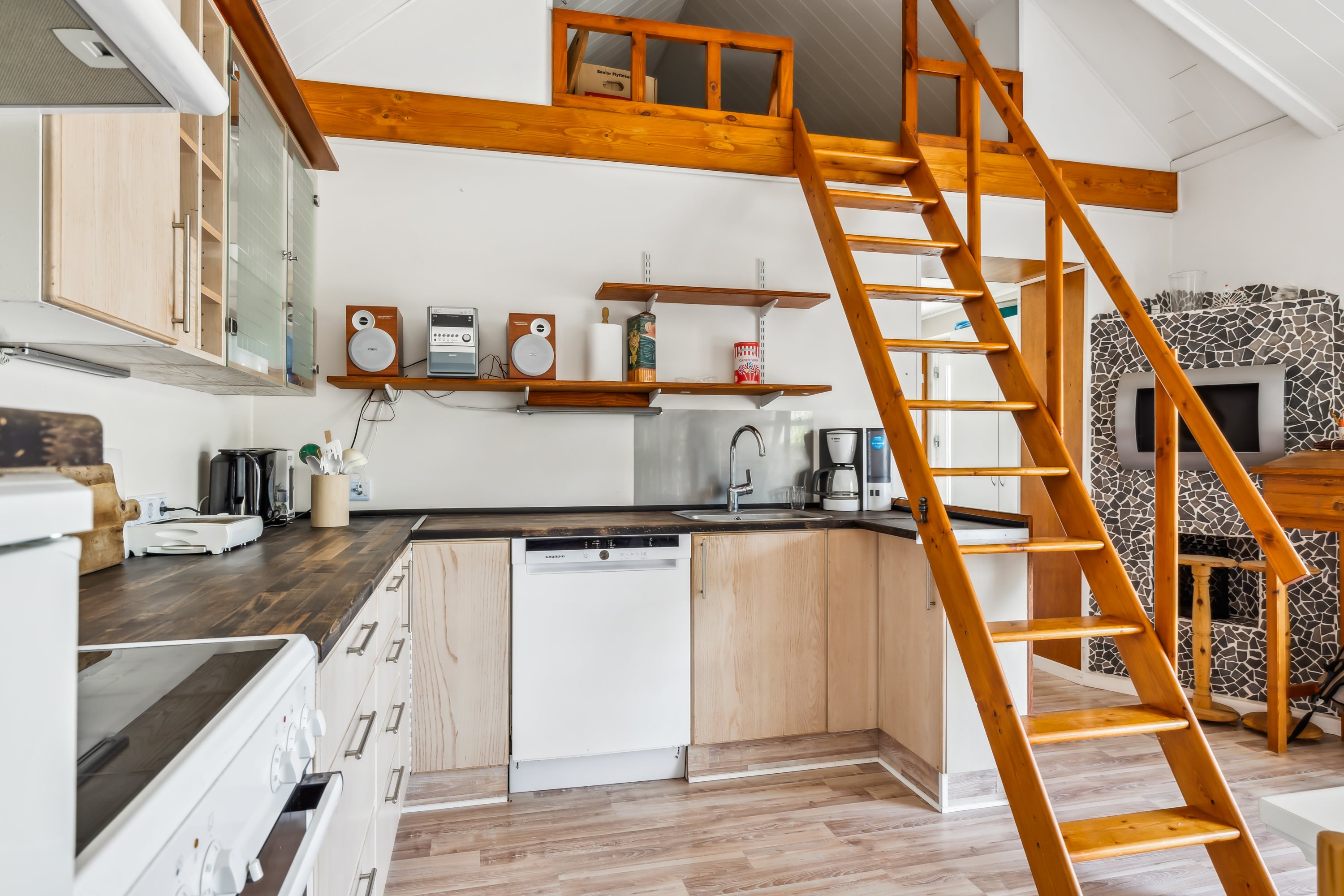 Fremhævet køkken billede i fuldskærmstilstand. Billede af Middelfartvej 740, Korsebjerg, 5491 Blommenslyst