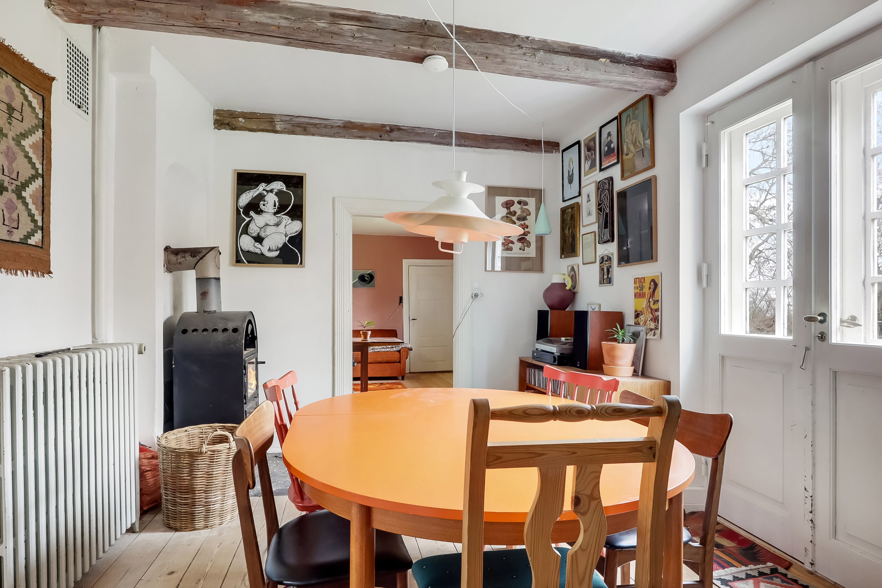 Fremhævet stue billede i fuldskærmstilstand. Billede af Åbyskovvej 27, 5881 Skårup Fyn