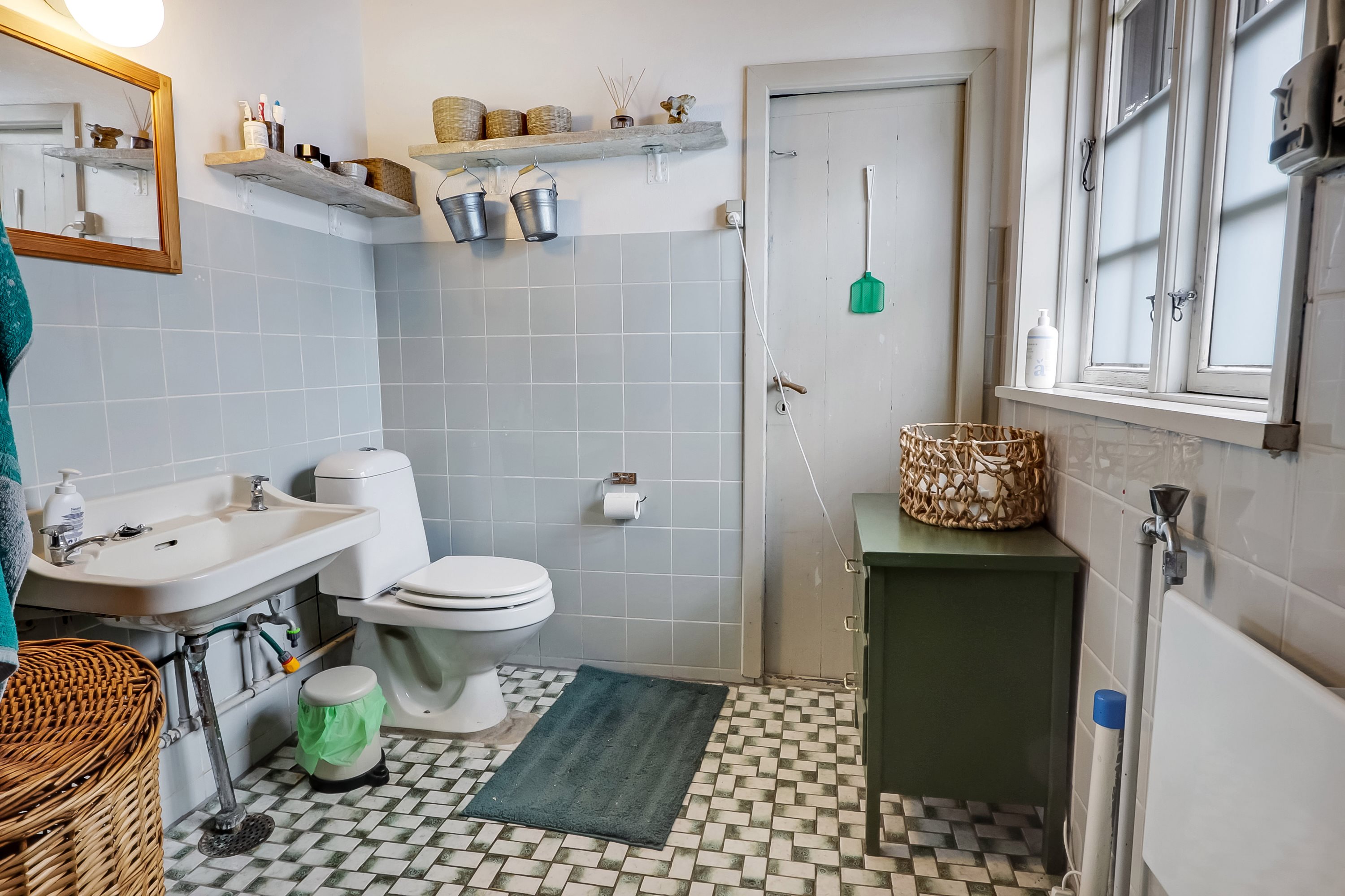 Fremhævet toilet billede i fuldskærmstilstand. Billede af Åbyskovvej 27, 5881 Skårup Fyn