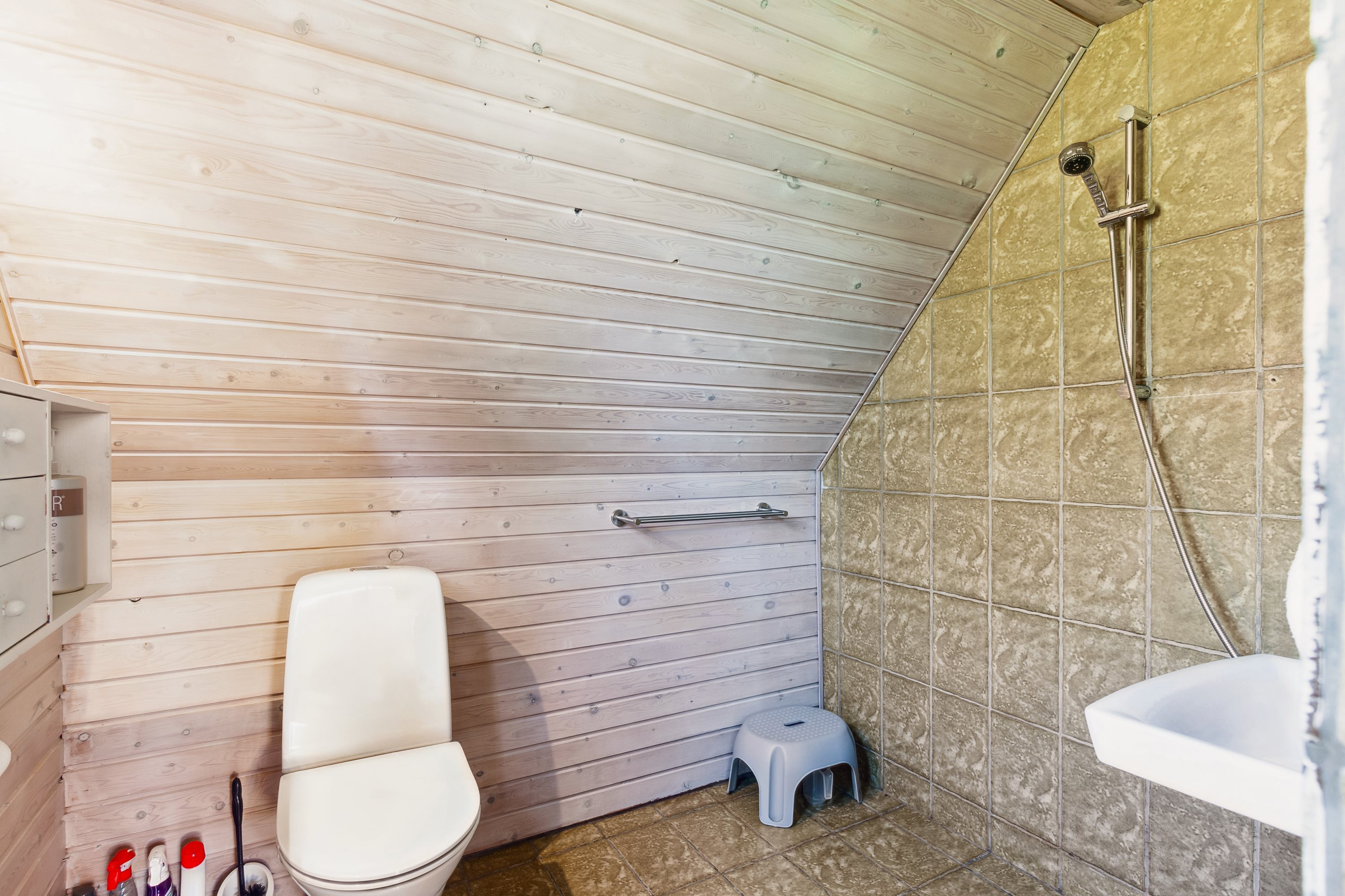 Fremhævet badeværelse billede i fuldskærmstilstand. Billede af Klokkeblomstvej 1, Vesterø, 9940 Læsø