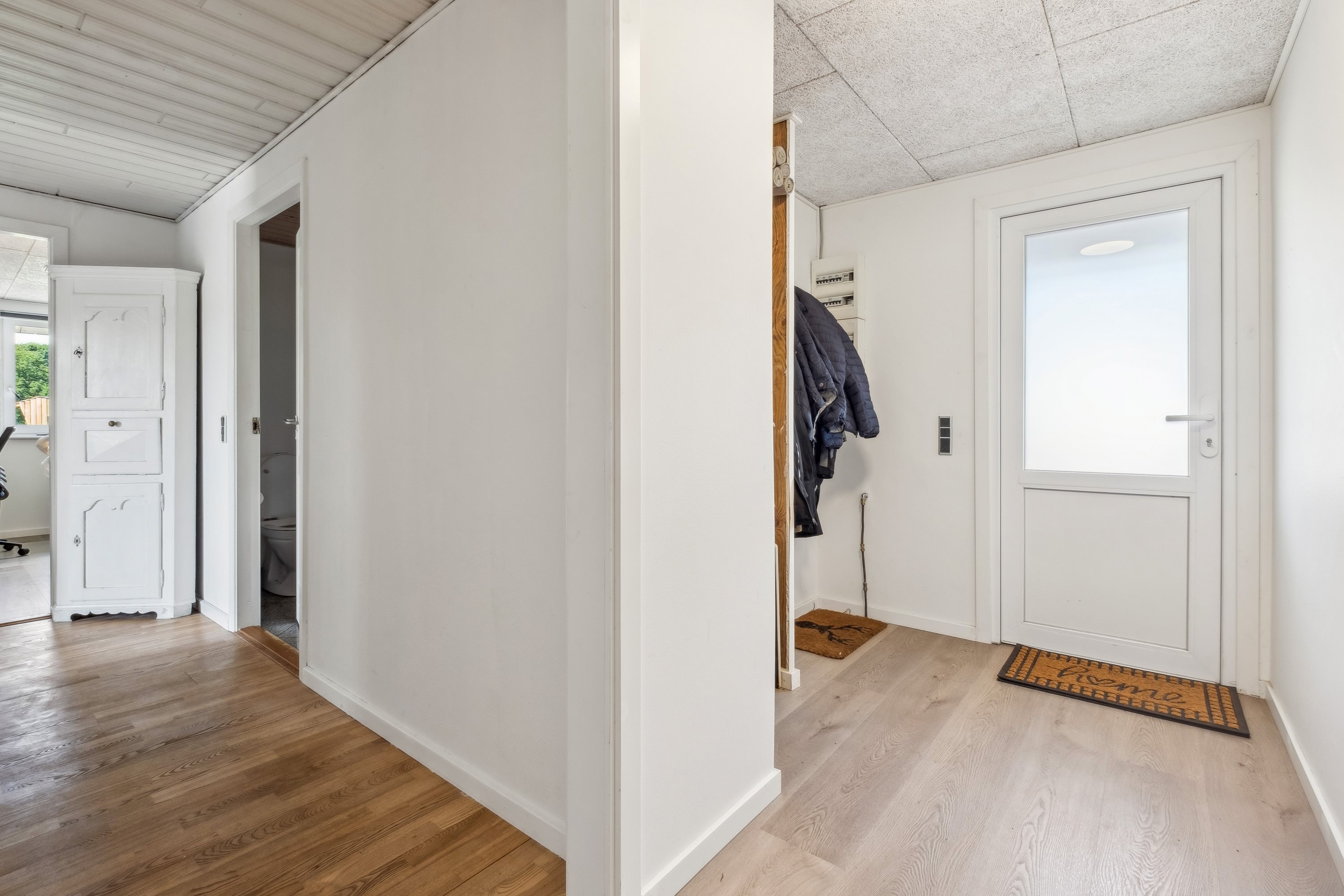 Fremhævet gang billede i fuldskærmstilstand. Billede af Bakkedalsvej 3, Rårup, 7130 Juelsminde