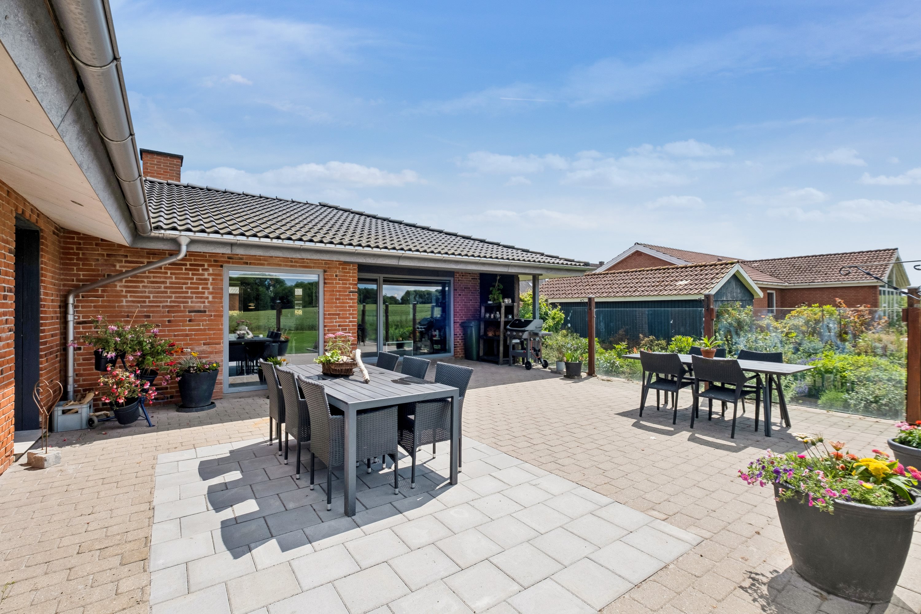 Fremhævet terrasse billede i fuldskærmstilstand. Billede af Bakkedalsvej 3, Rårup, 7130 Juelsminde