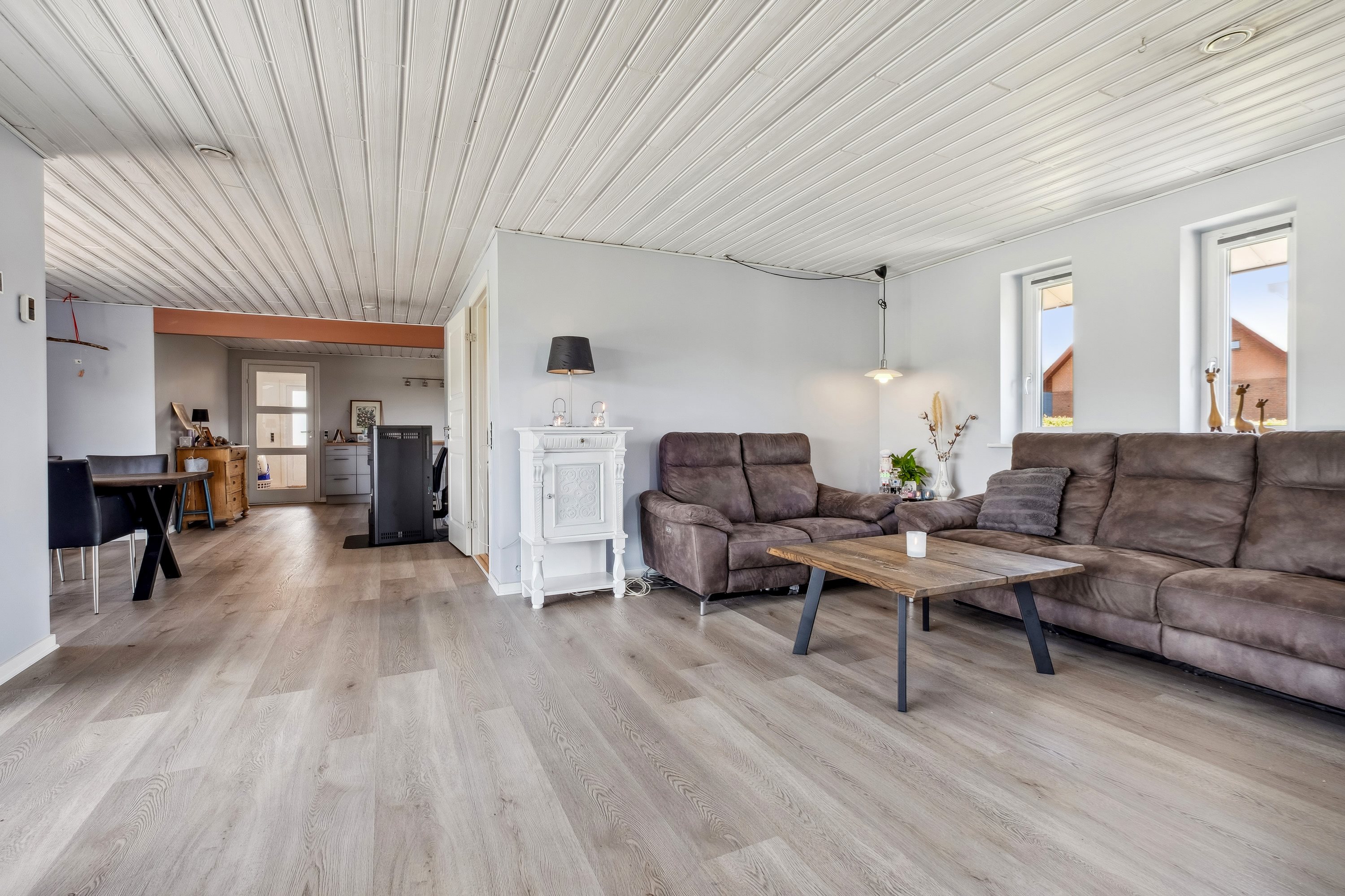 Fremhævet stue billede i fuldskærmstilstand. Billede af Bakkedalsvej 3, Rårup, 7130 Juelsminde