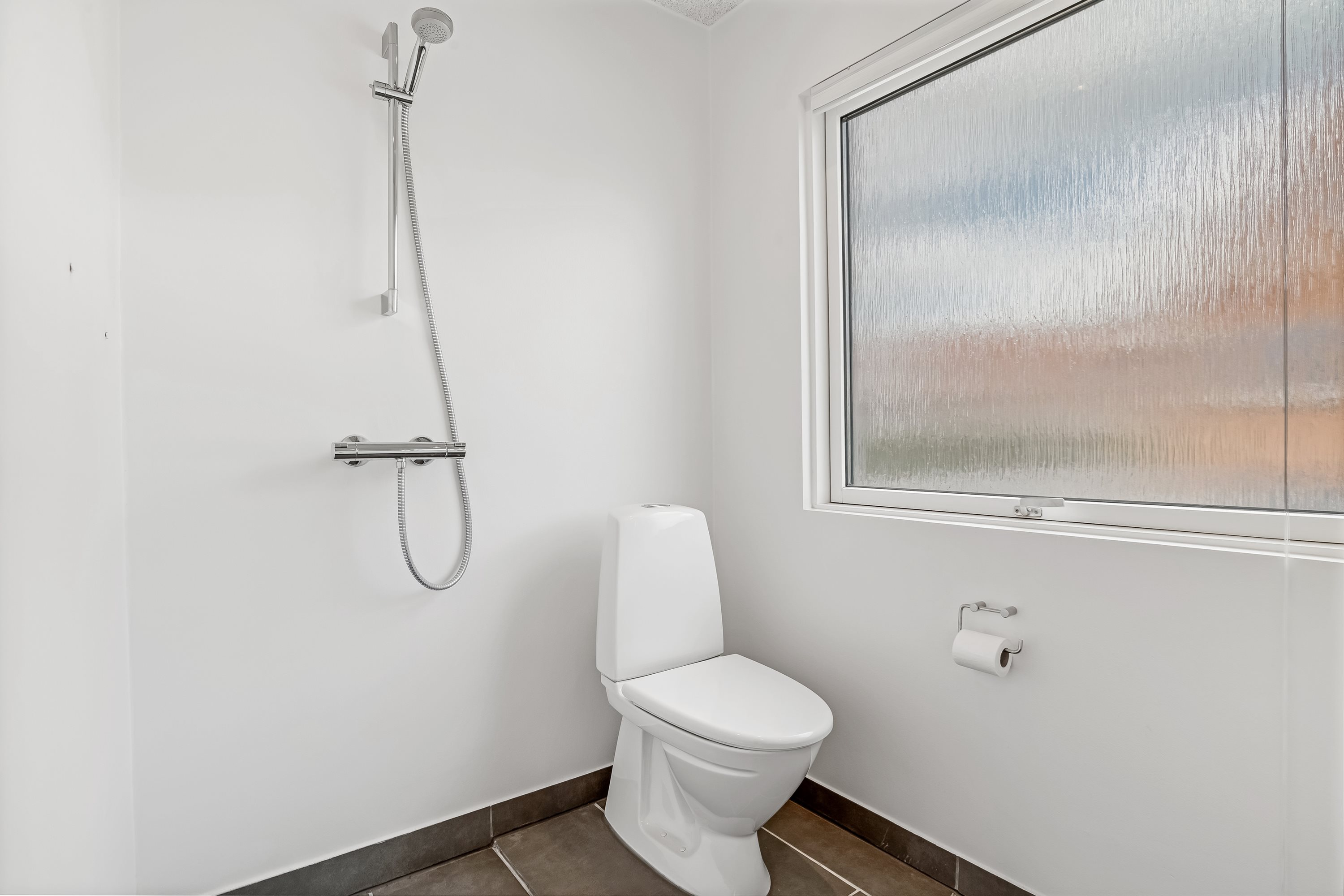 Fremhævet badeværelse billede i fuldskærmstilstand. Billede af Alsvej 7, 7500 Holstebro