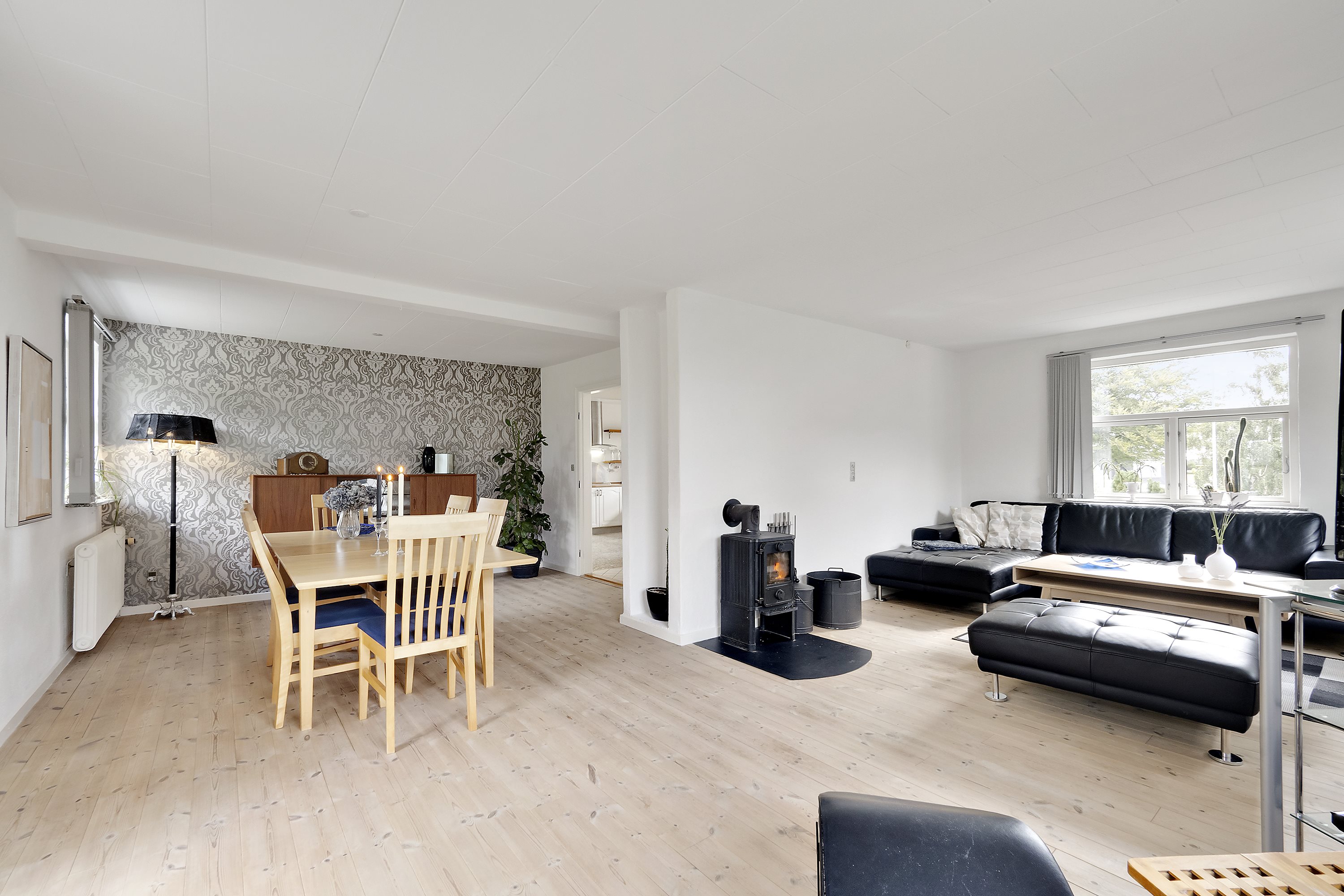 Fremhævet stue billede i fuldskærmstilstand. Billede af Langebeksvej 16, Skjoldborg, 7700 Thisted