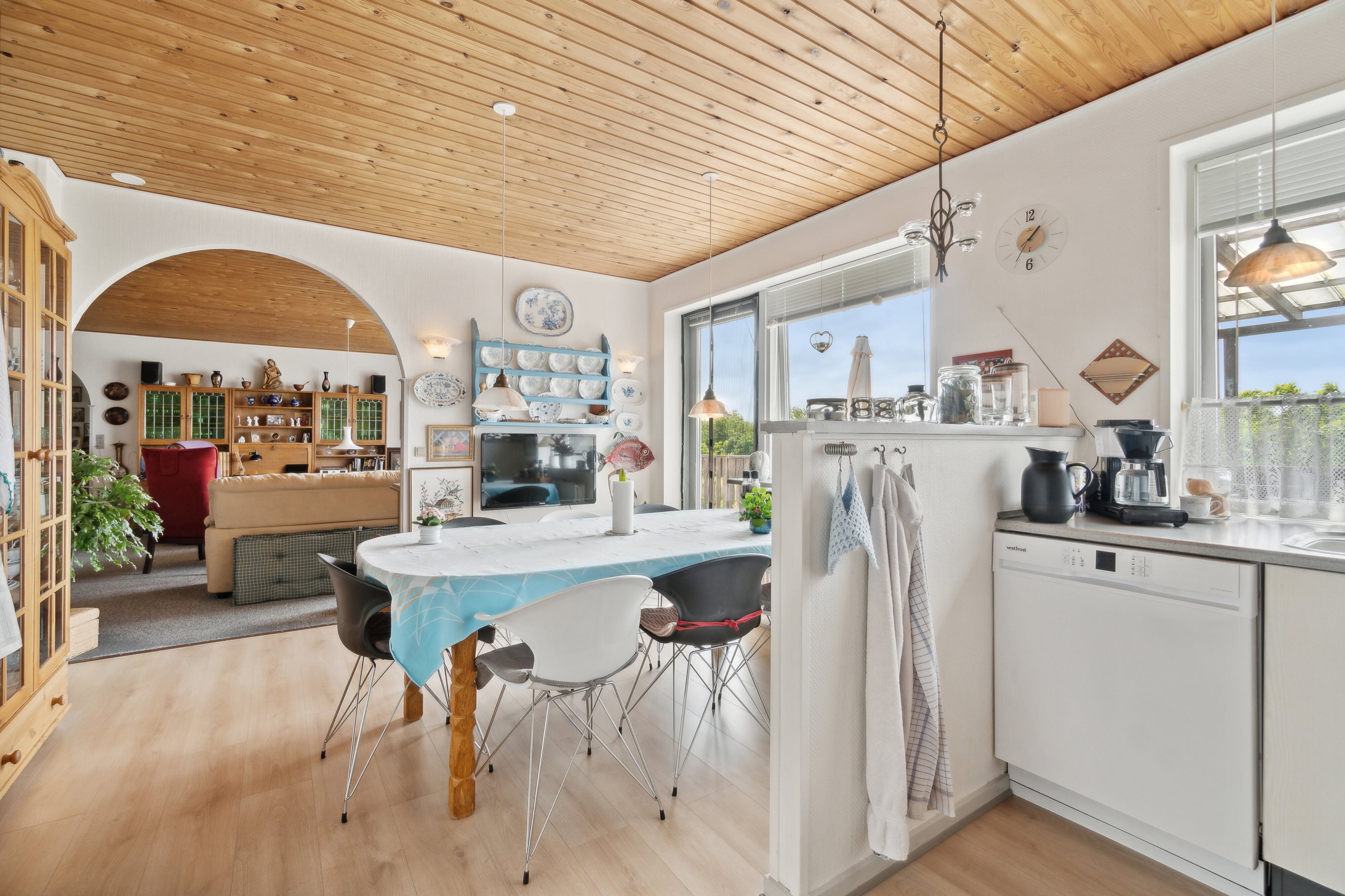 Fremhævet spisestue billede i fuldskærmstilstand. Billede af Bybakken 21, Ræhr, 7730 Hanstholm