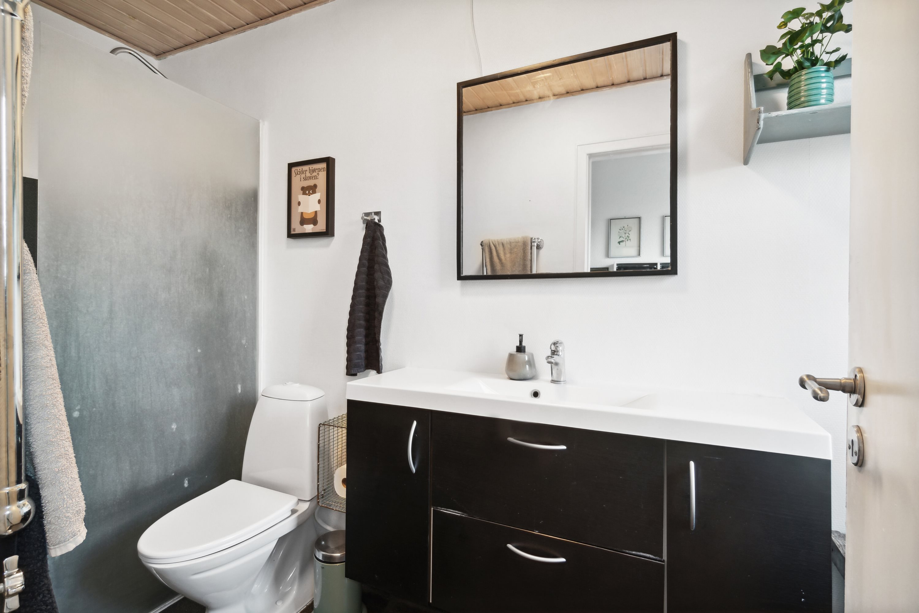 Fremhævet badeværelse billede i fuldskærmstilstand. Billede af Bekkasinvej 11, 8800 Viborg