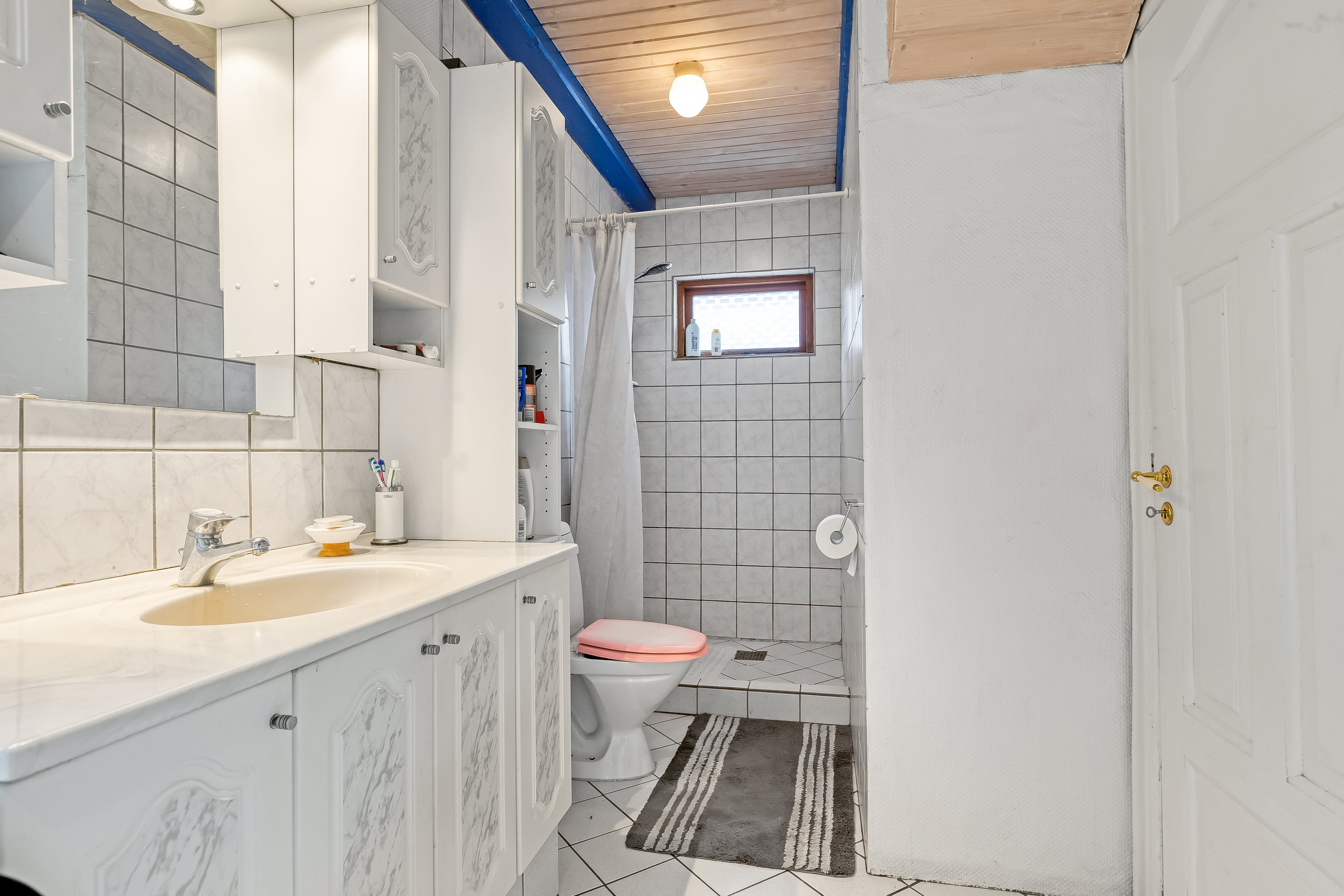 Fremhævet badeværelse billede i fuldskærmstilstand. Billede af Hesselåvej 33, Skave, 7500 Holstebro