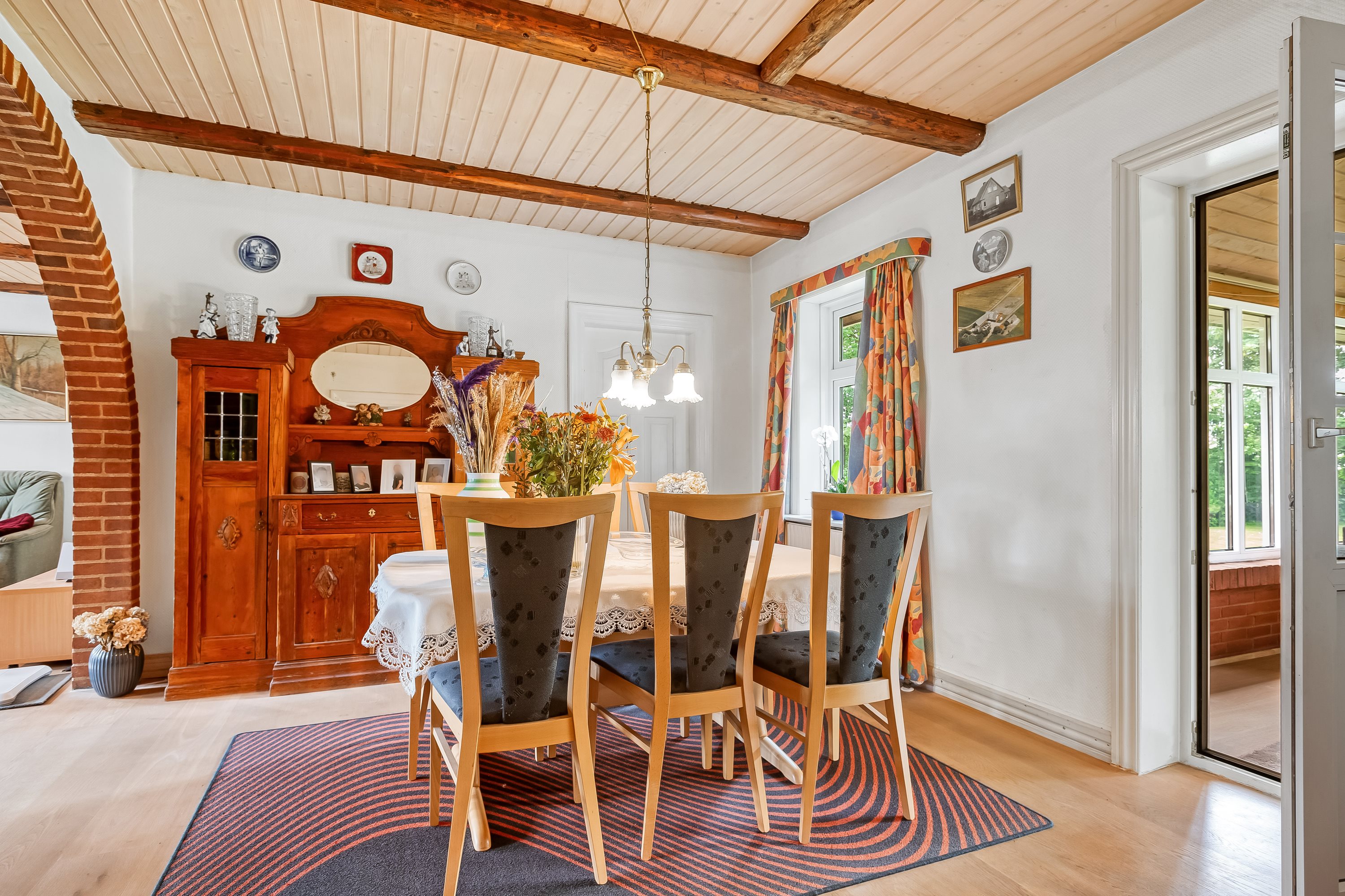 Fremhævet stue billede i fuldskærmstilstand. Billede af Hesselåvej 33, Skave, 7500 Holstebro