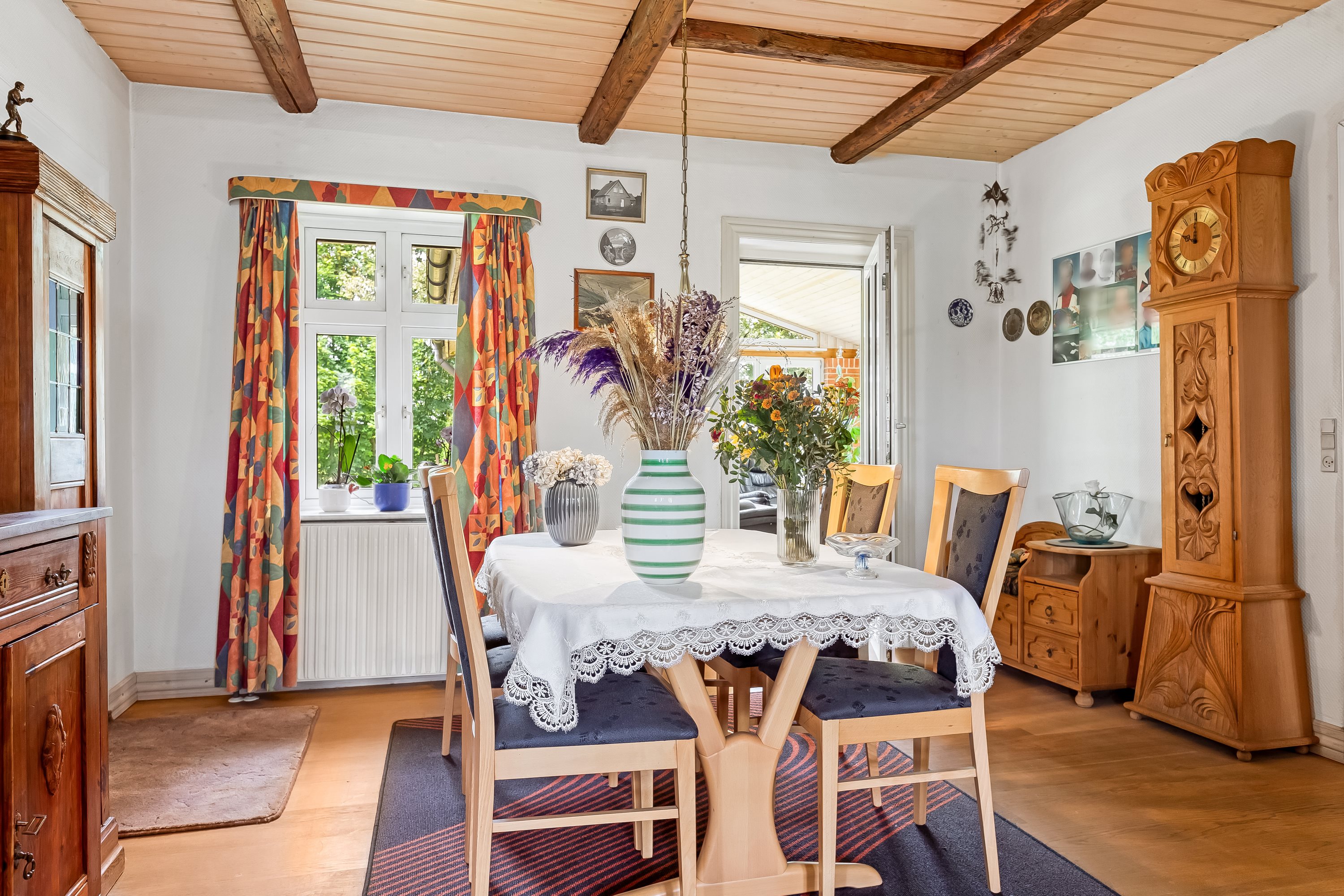 Fremhævet stue billede i fuldskærmstilstand. Billede af Hesselåvej 33, Skave, 7500 Holstebro