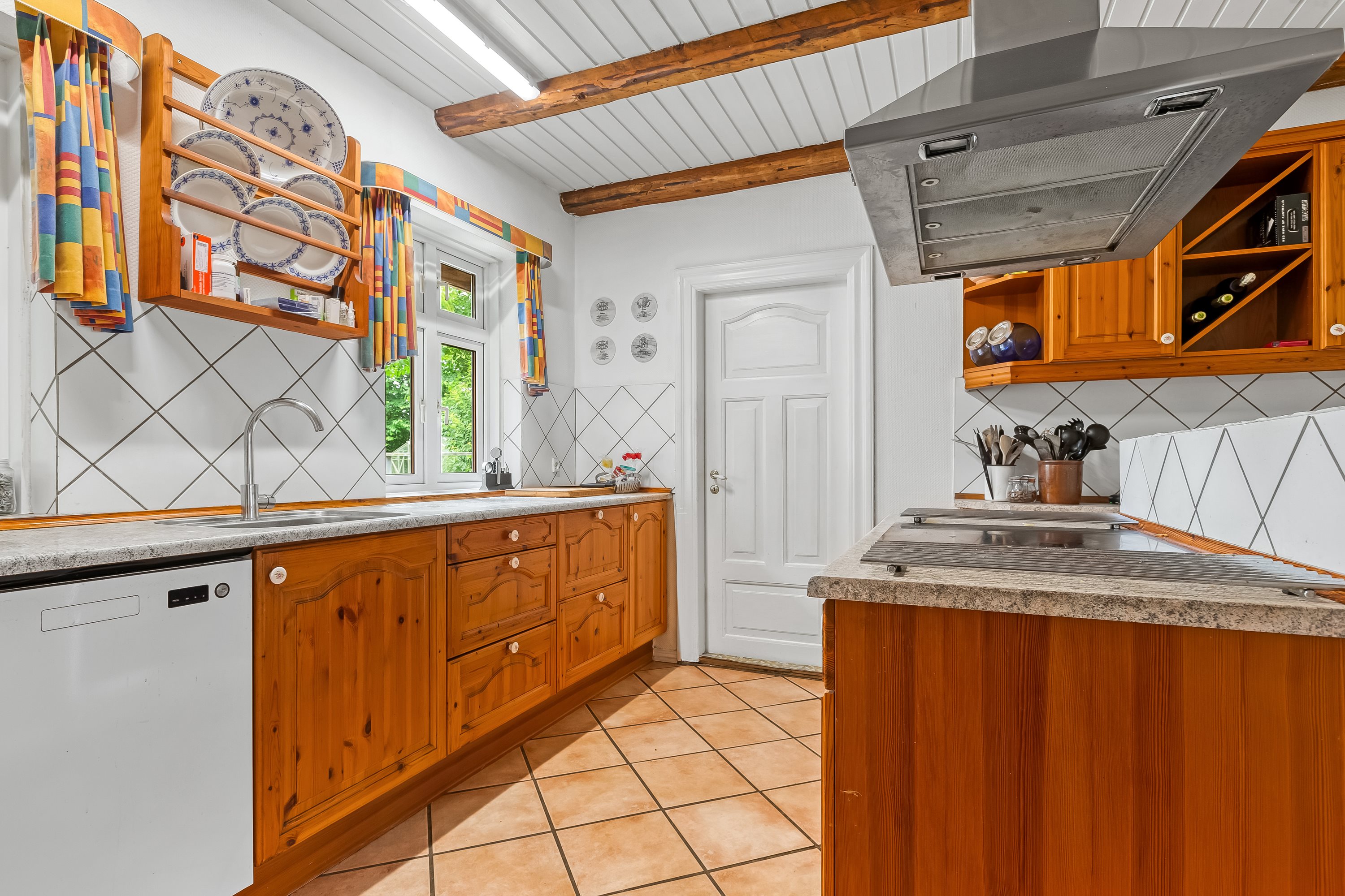 Fremhævet køkken billede i fuldskærmstilstand. Billede af Hesselåvej 33, Skave, 7500 Holstebro