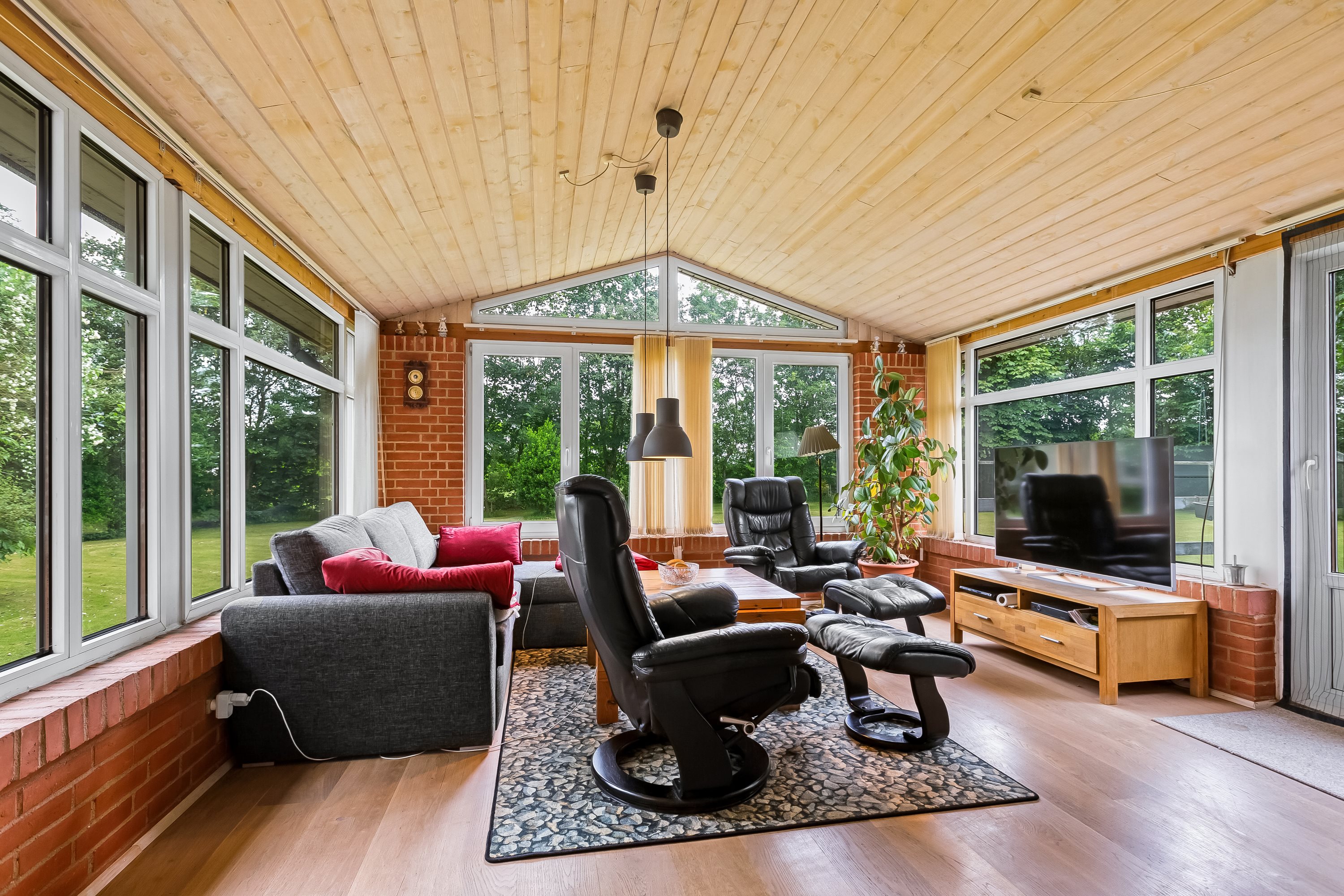 Fremhævet udestue billede i fuldskærmstilstand. Billede af Hesselåvej 33, Skave, 7500 Holstebro