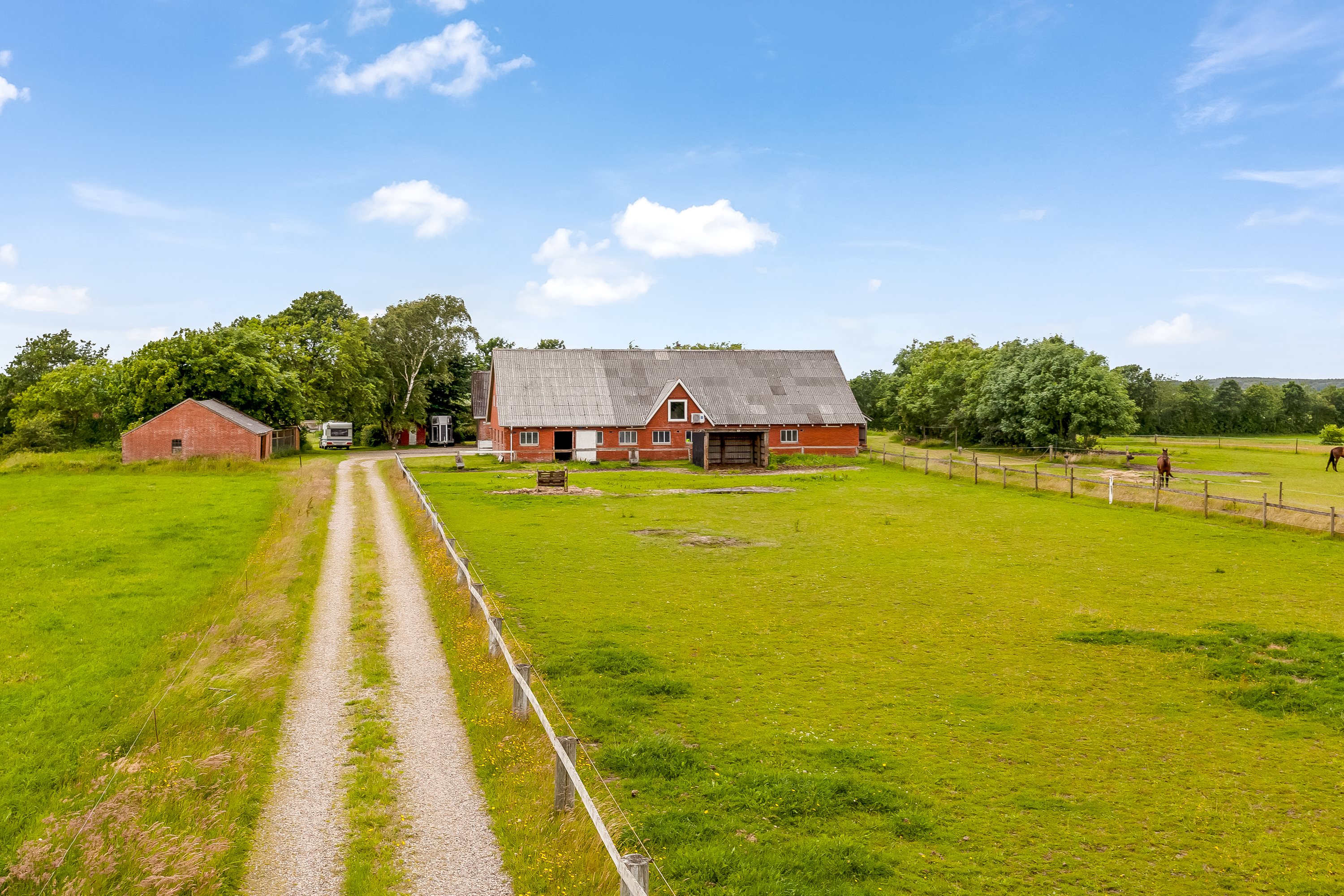 Fremhævet mastefoto billede i fuldskærmstilstand. Billede af Hesselåvej 33, Skave, 7500 Holstebro
