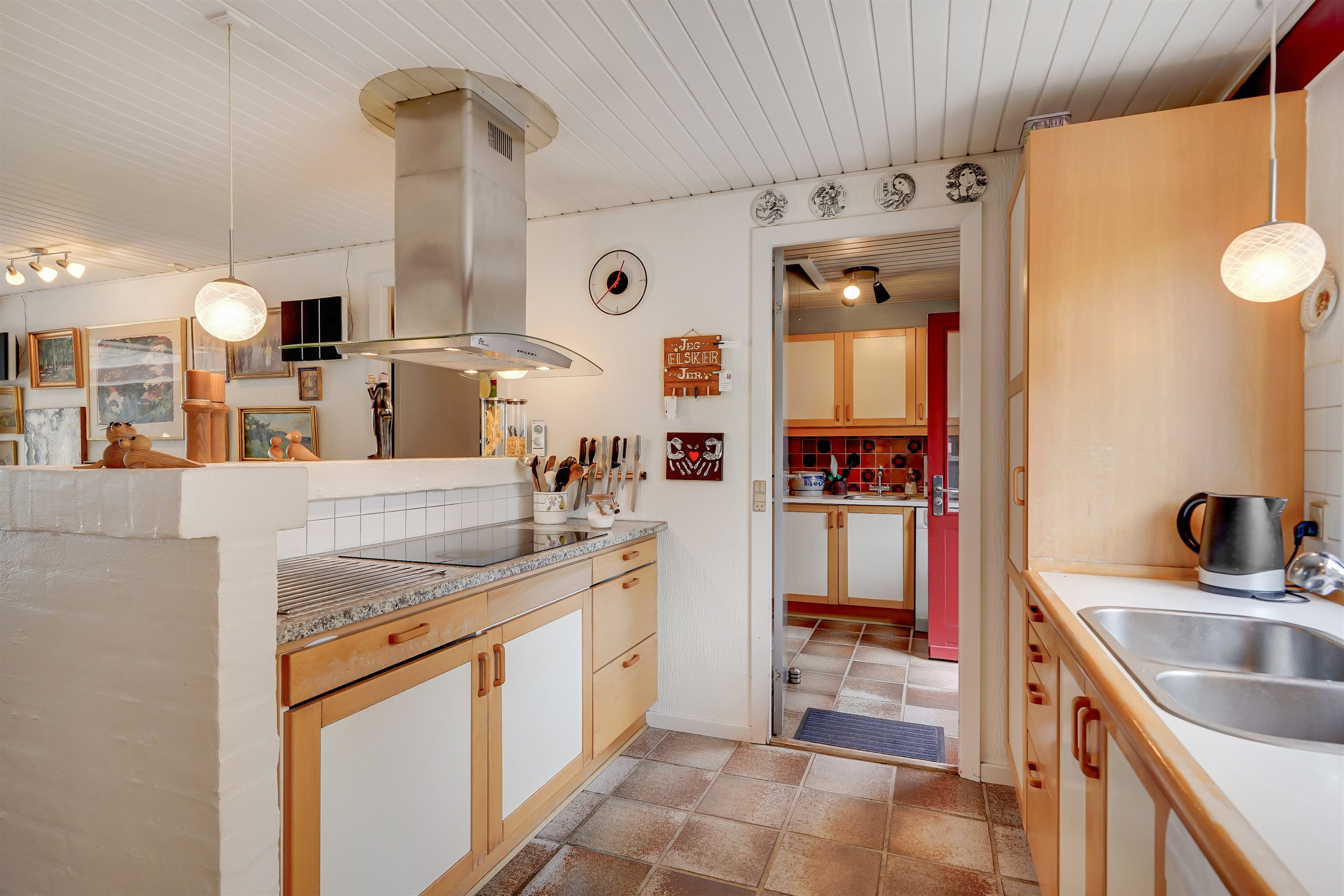 Fremhævet køkken billede i fuldskærmstilstand. Billede af Egedesmindevej 114, 6715 Esbjerg N