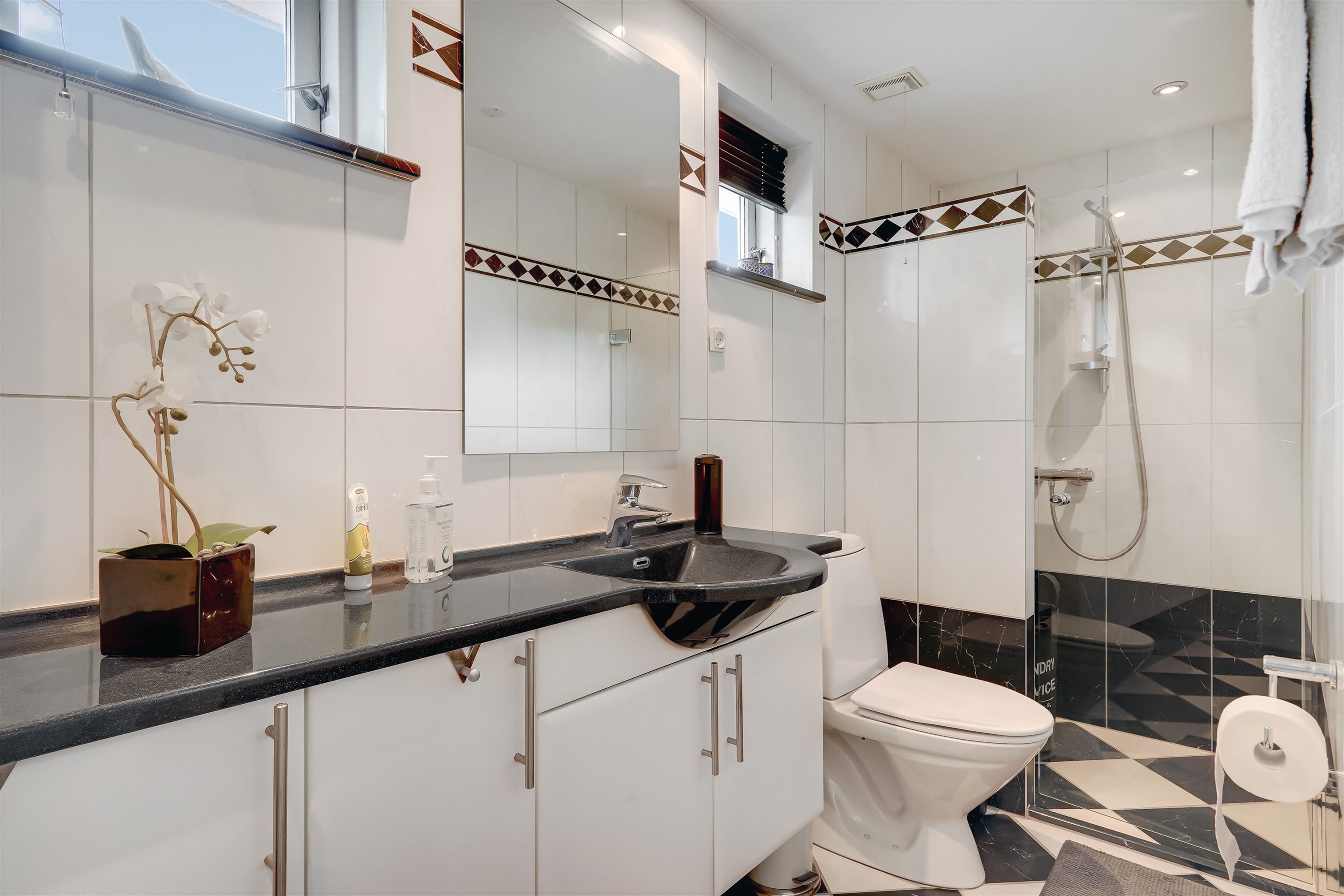 Fremhævet badeværelse billede i fuldskærmstilstand. Billede af Egedesmindevej 114, 6715 Esbjerg N