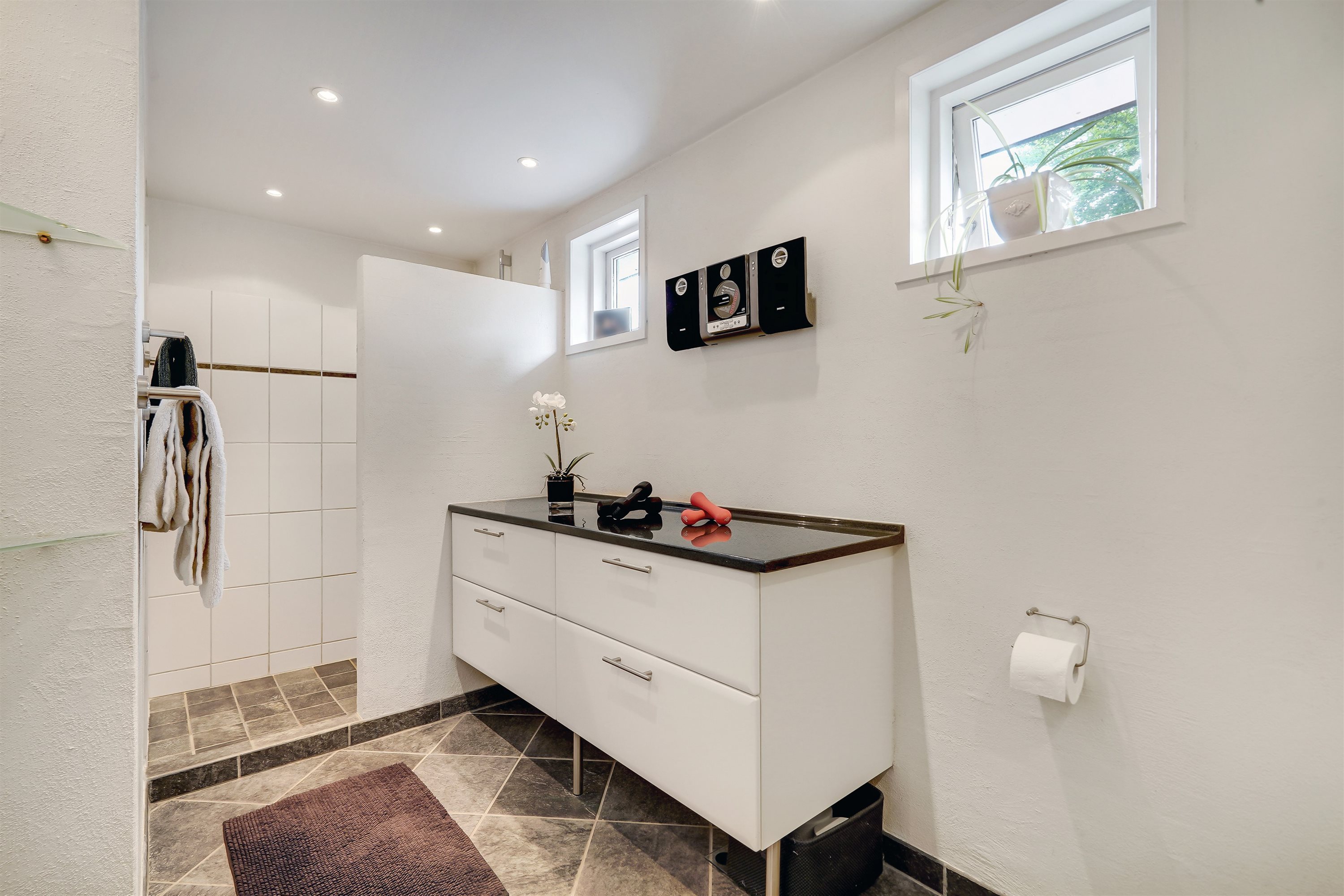 Fremhævet badeværelse billede i fuldskærmstilstand. Billede af Egedesmindevej 114, 6715 Esbjerg N