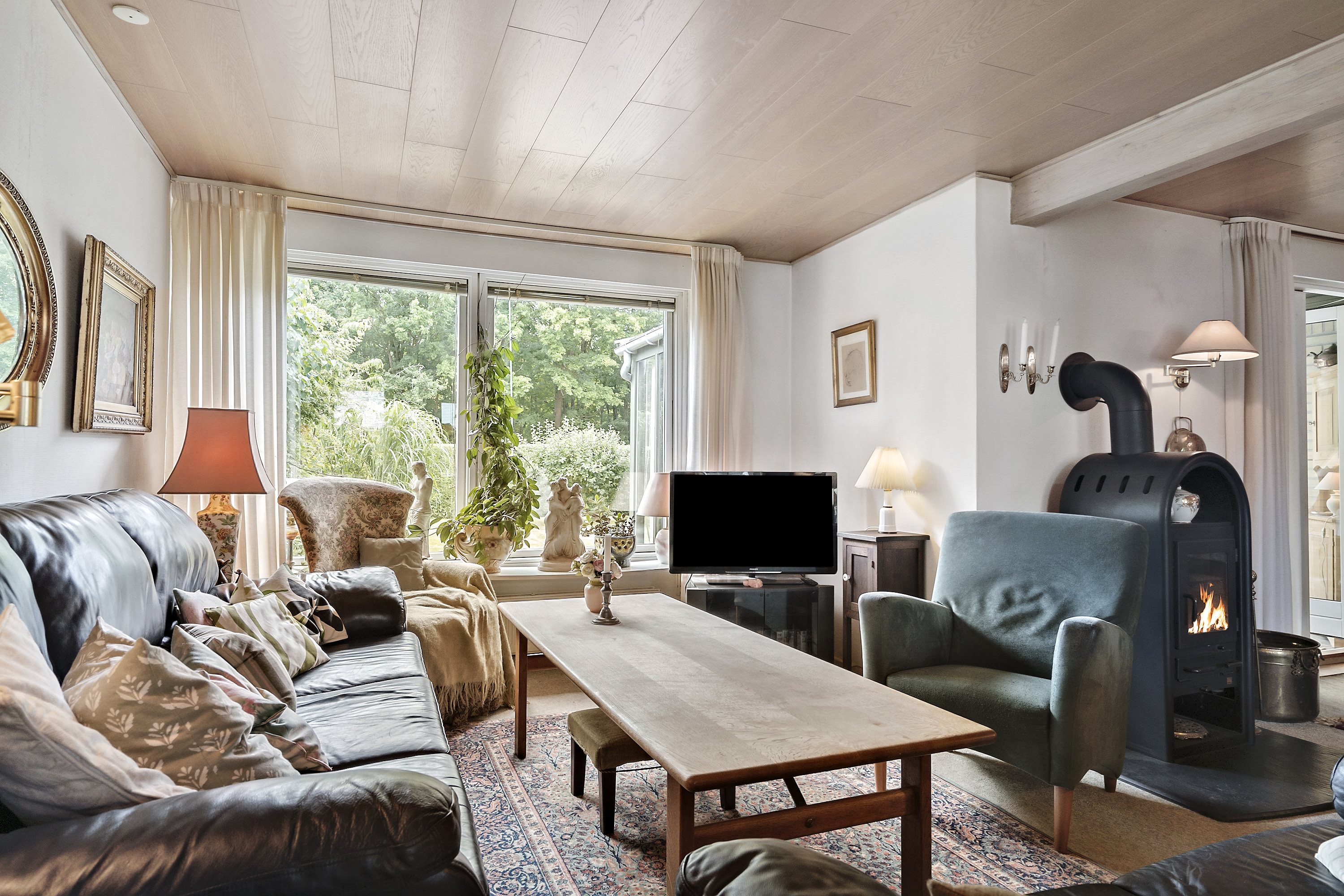 Fremhævet stue billede i fuldskærmstilstand. Billede af Dalsvinget 14, 4600 Køge