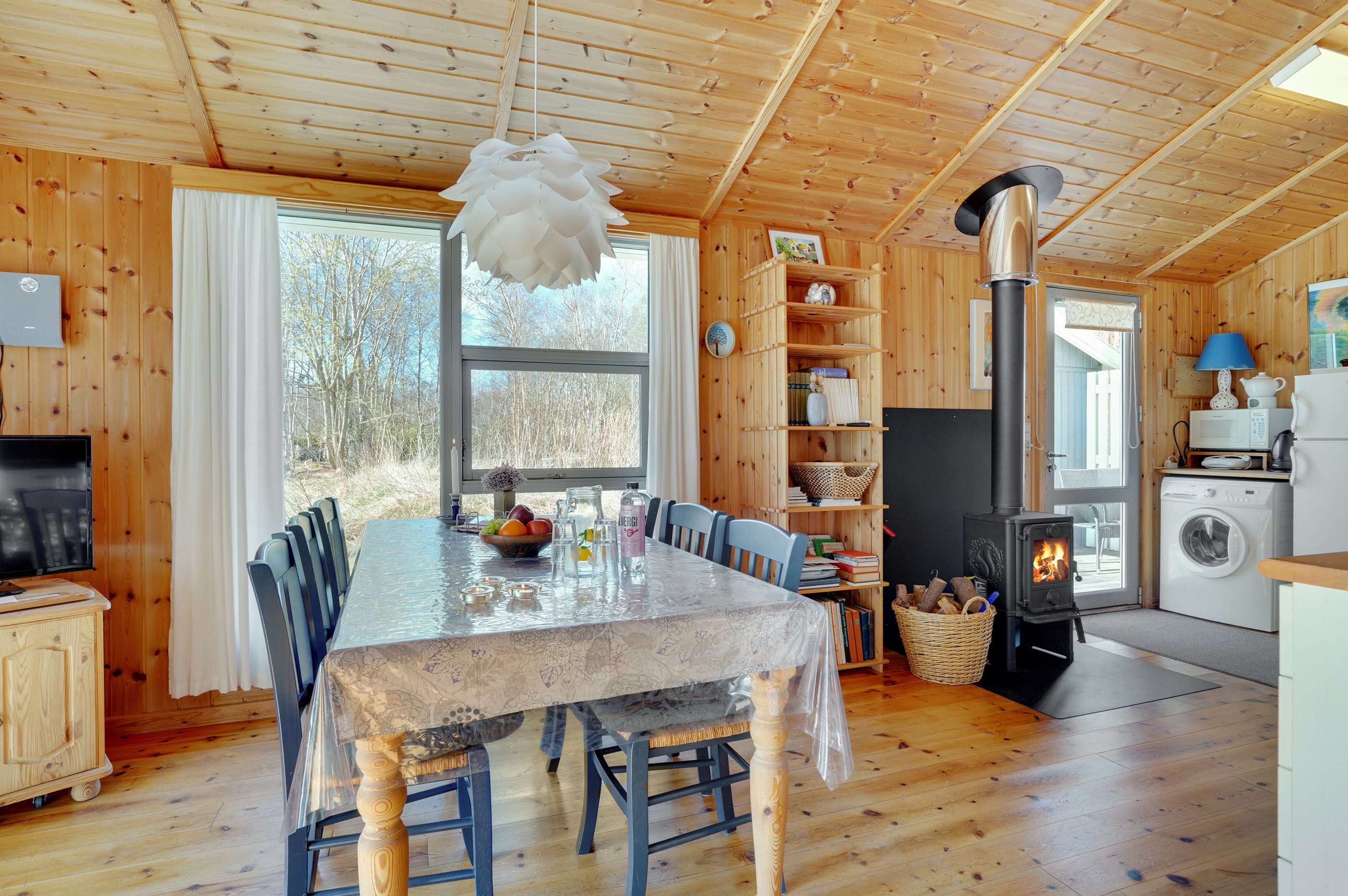 Fremhævet stue billede i fuldskærmstilstand. Billede af Gravens Jolle 4, Nordmarken, 9940 Læsø