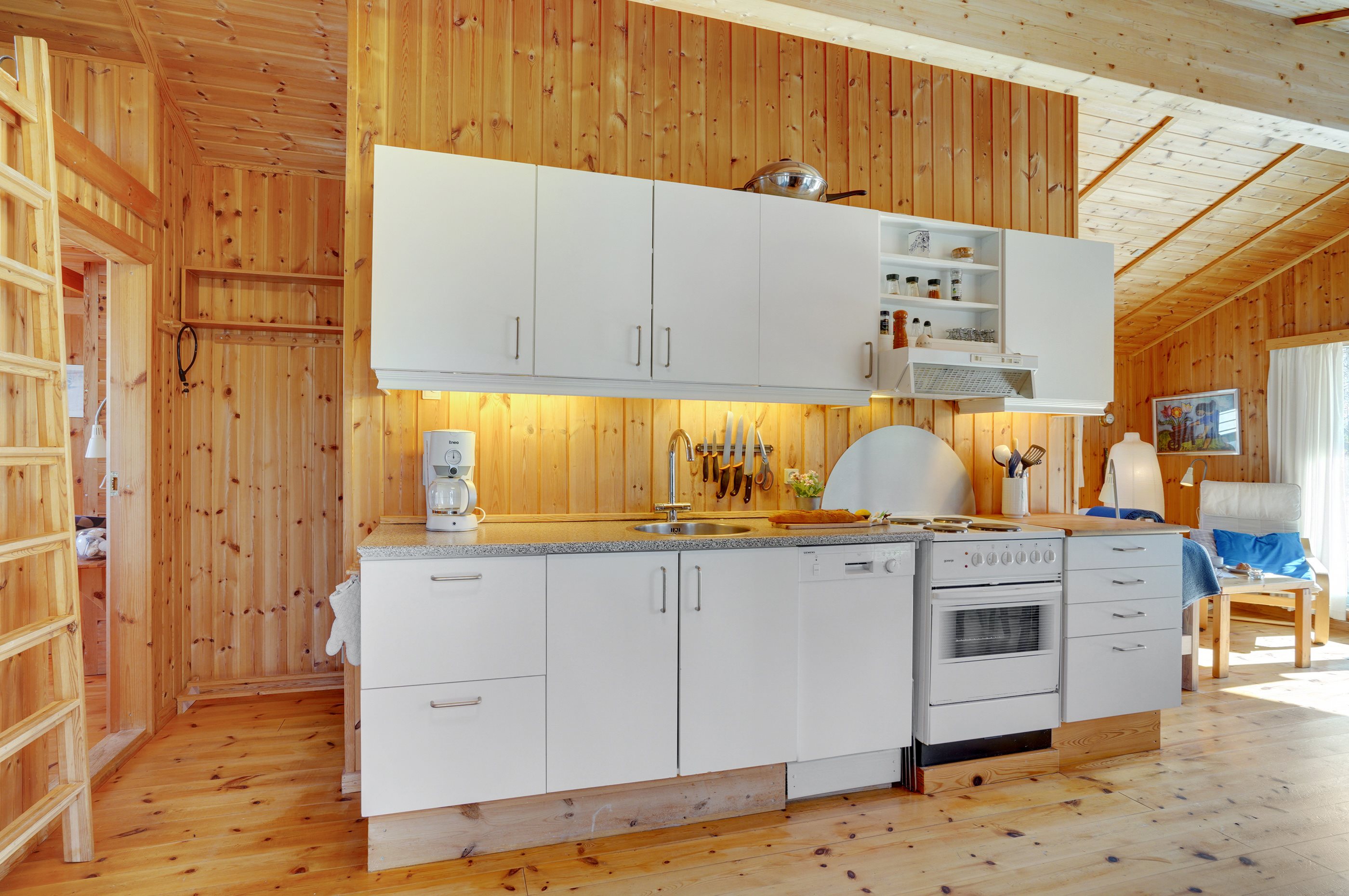 Fremhævet køkken billede i fuldskærmstilstand. Billede af Gravens Jolle 4, Nordmarken, 9940 Læsø