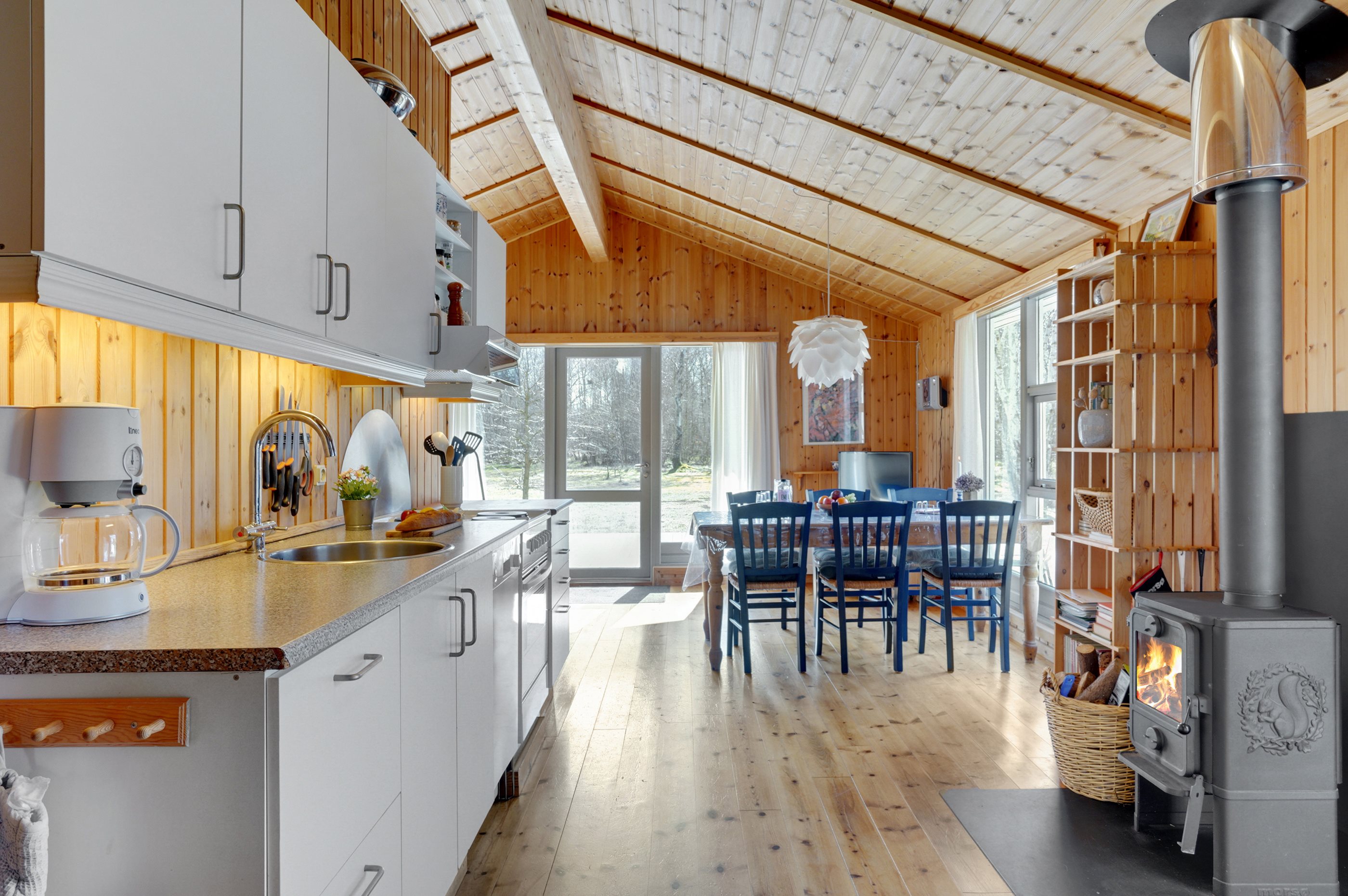 Fremhævet køkken alrum billede i fuldskærmstilstand. Billede af Gravens Jolle 4, Nordmarken, 9940 Læsø