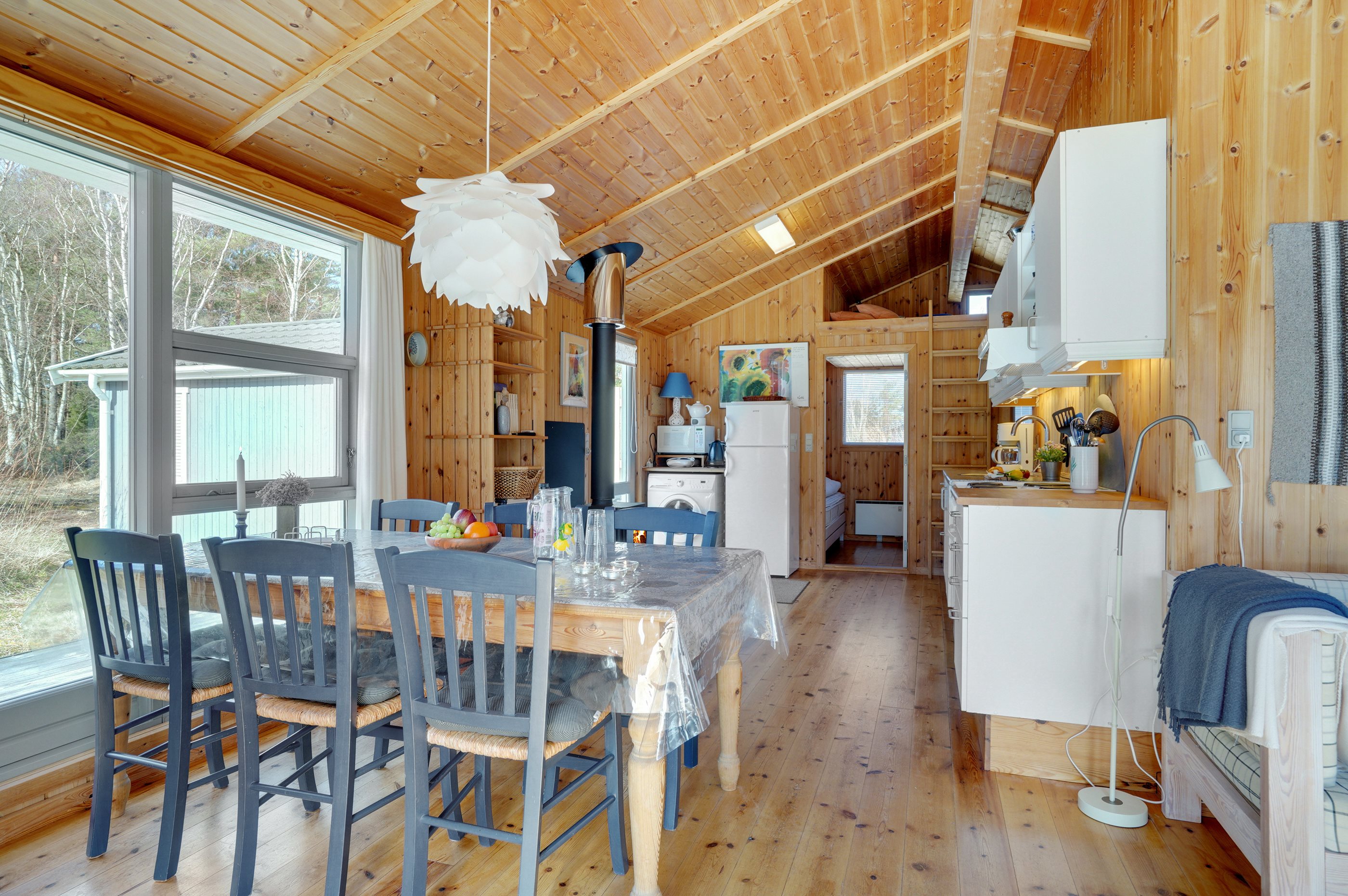 Fremhævet stue billede i fuldskærmstilstand. Billede af Gravens Jolle 4, Nordmarken, 9940 Læsø