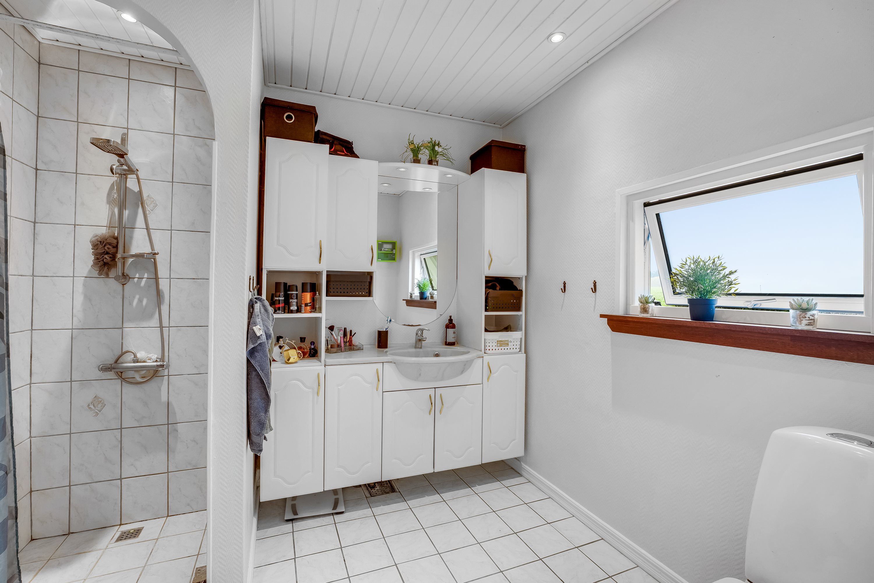 Fremhævet badeværelse billede i fuldskærmstilstand. Billede af Viemosevej 18, Svinsbjerg, 4913 Horslunde