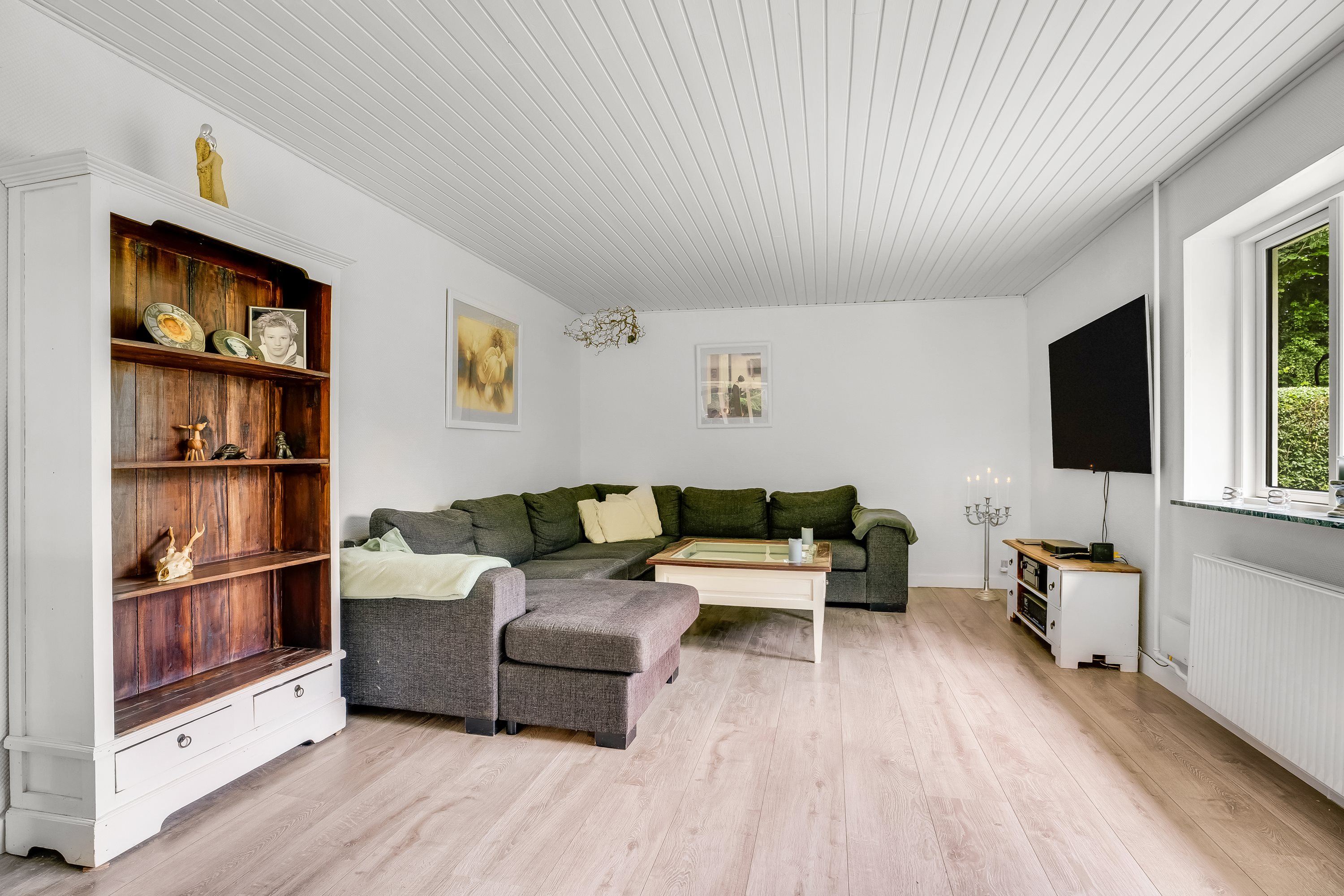 Fremhævet stue billede i fuldskærmstilstand. Billede af Viemosevej 18, Svinsbjerg, 4913 Horslunde