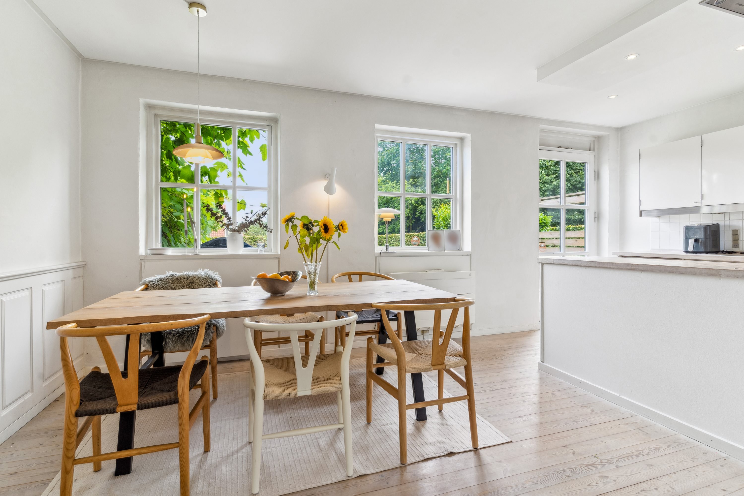 Fremhævet køkken billede i fuldskærmstilstand. Billede af Mosevej 69, 2970 Hørsholm