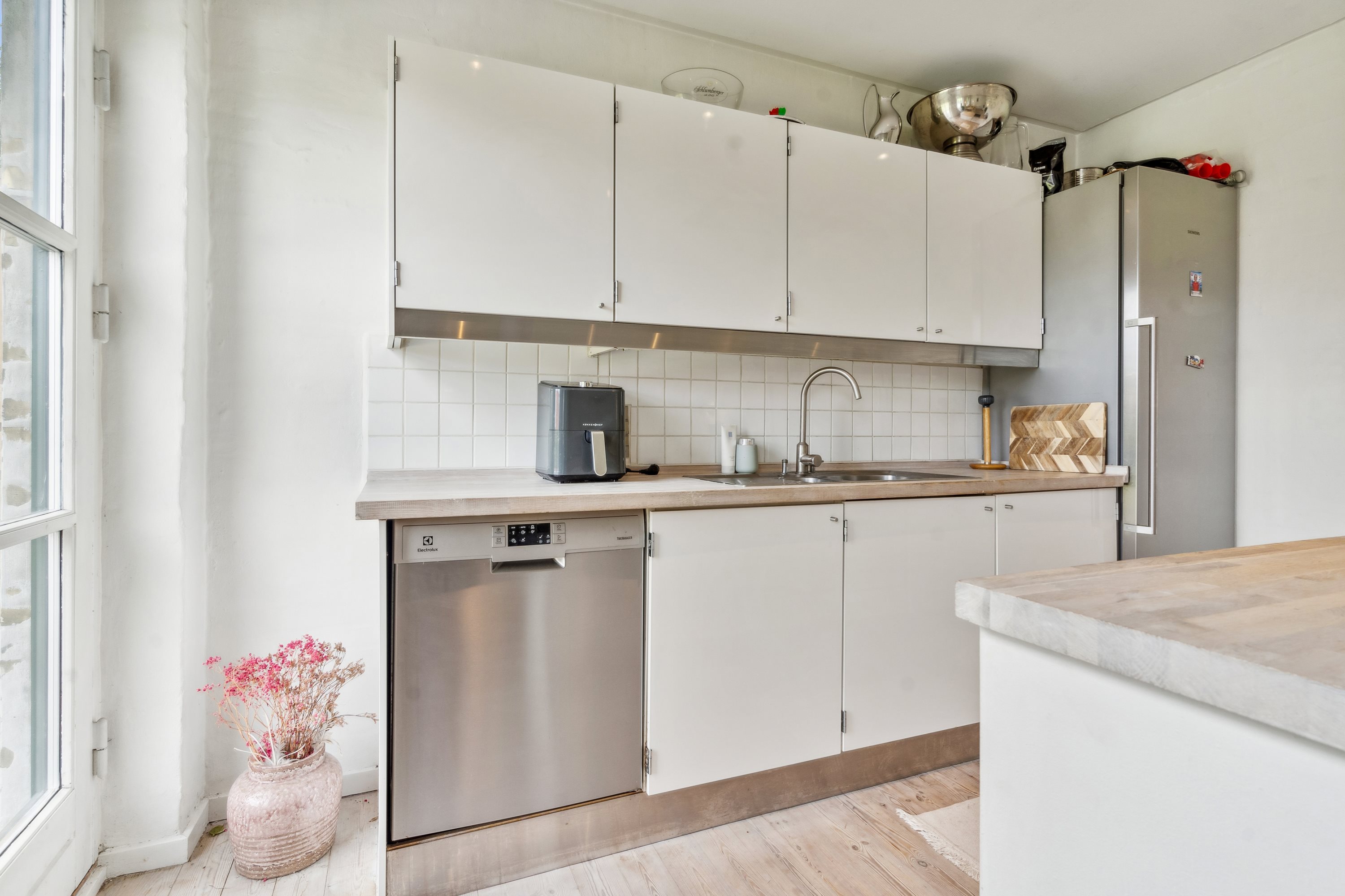 Fremhævet køkken billede i fuldskærmstilstand. Billede af Mosevej 69, 2970 Hørsholm