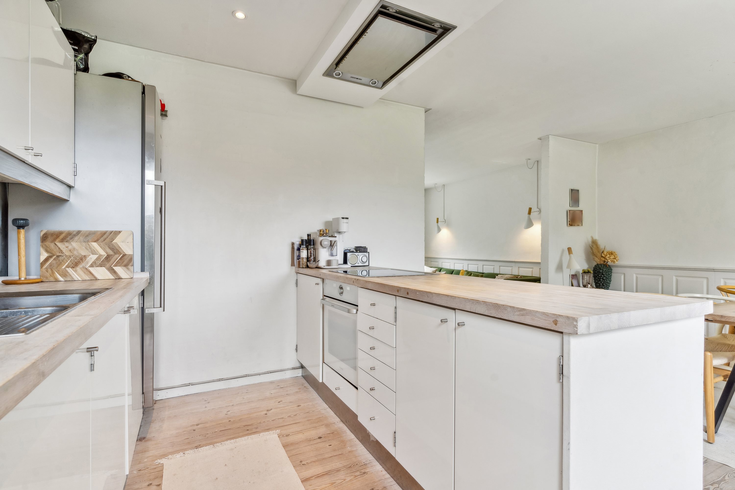 Fremhævet køkken billede i fuldskærmstilstand. Billede af Mosevej 69, 2970 Hørsholm