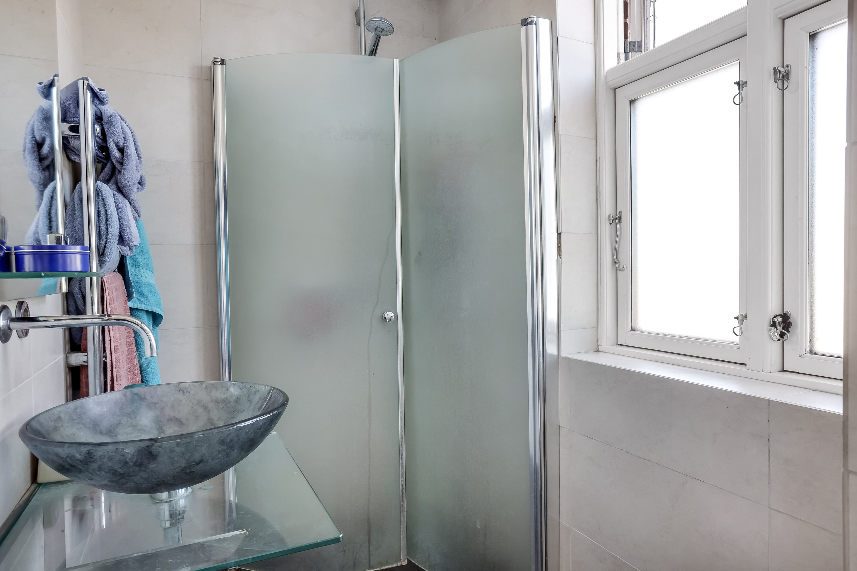 Fremhævet badeværelse billede i fuldskærmstilstand. Billede af Nygade 6, 9620 Aalestrup