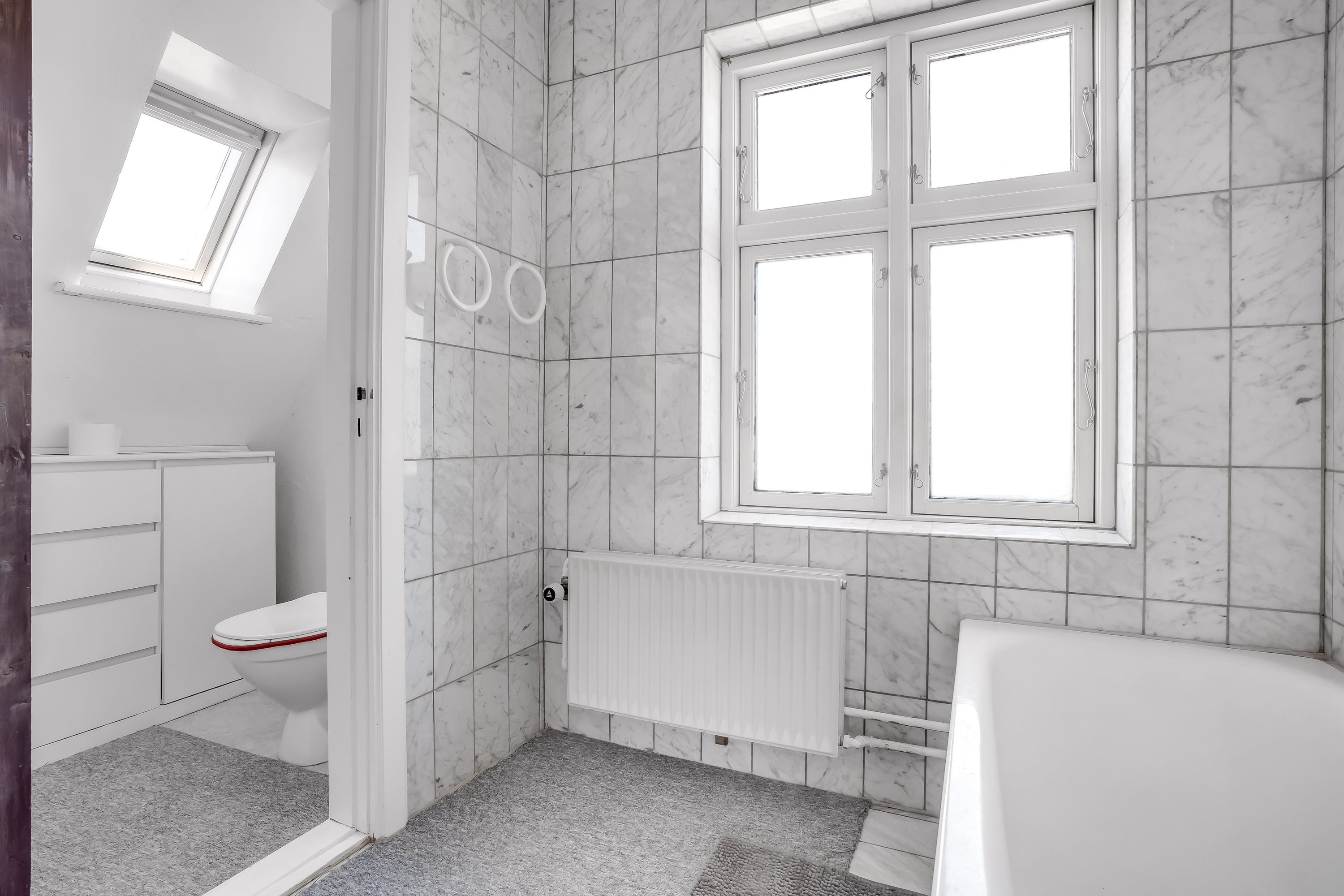 Fremhævet badeværelse billede i fuldskærmstilstand. Billede af Nygade 6, 9620 Aalestrup