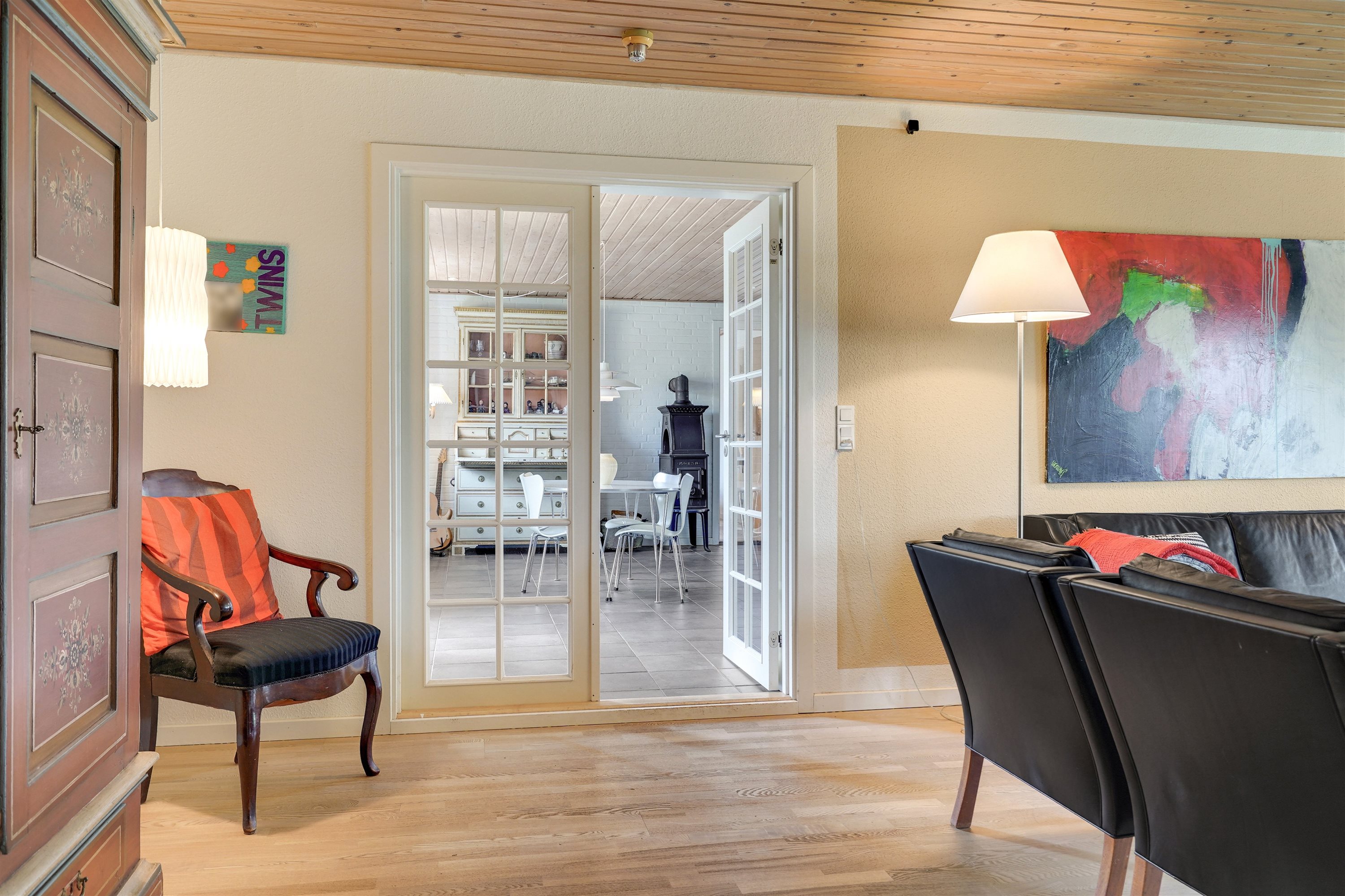 Fremhævet stue billede i fuldskærmstilstand. Billede af Fyrrevænget 215, 7190 Billund