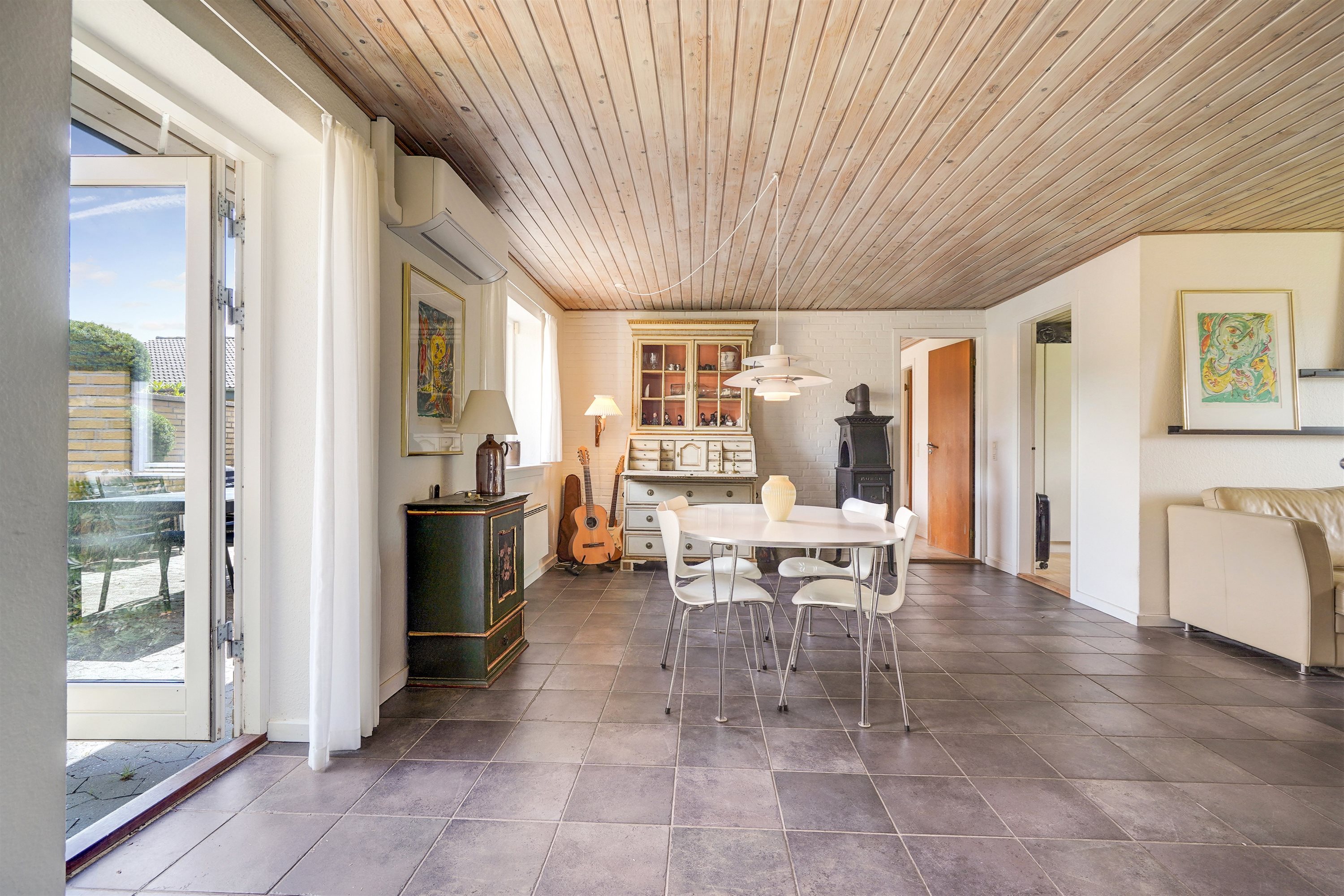 Fremhævet alrum billede i fuldskærmstilstand. Billede af Fyrrevænget 215, 7190 Billund