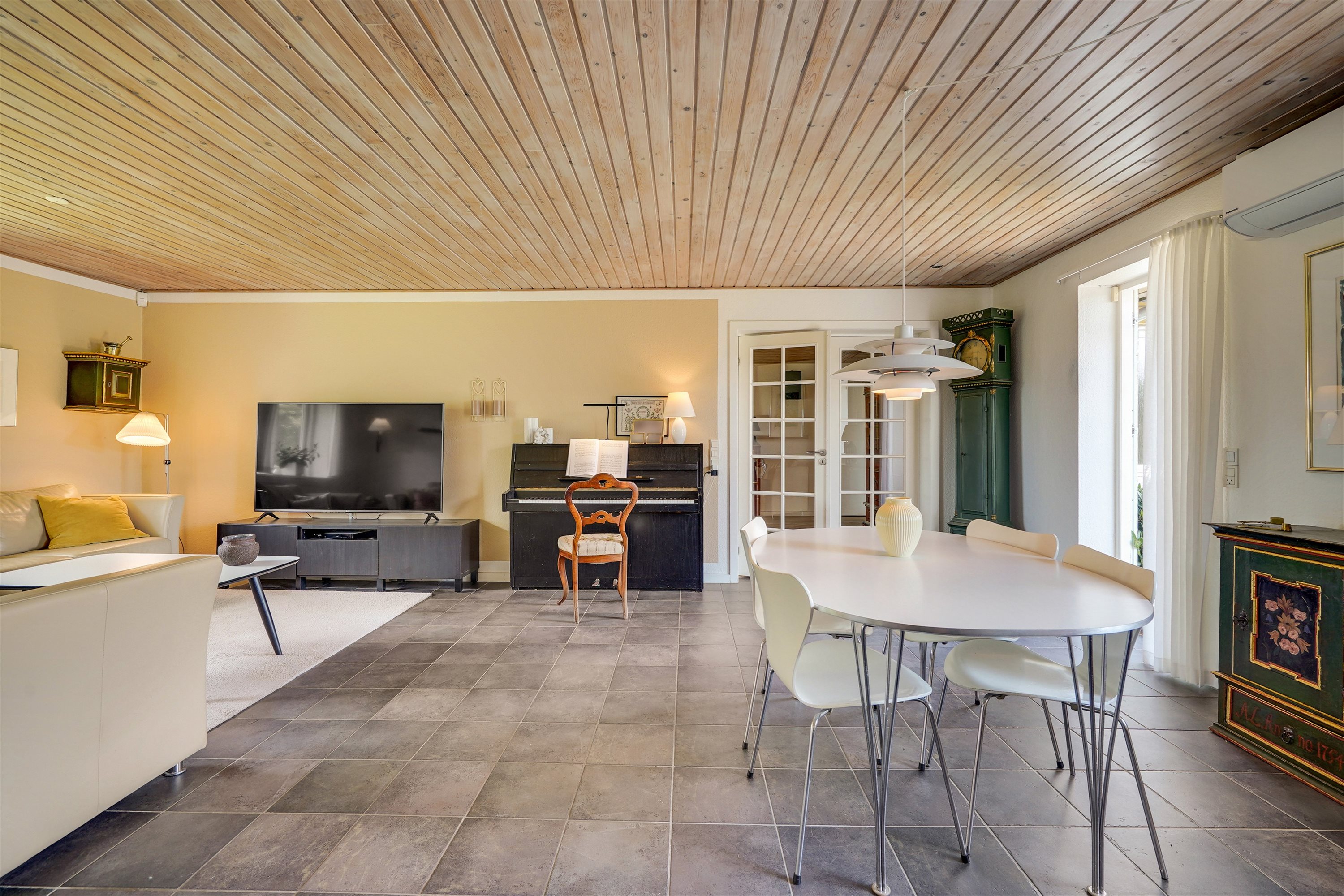 Fremhævet alrum billede i fuldskærmstilstand. Billede af Fyrrevænget 215, 7190 Billund